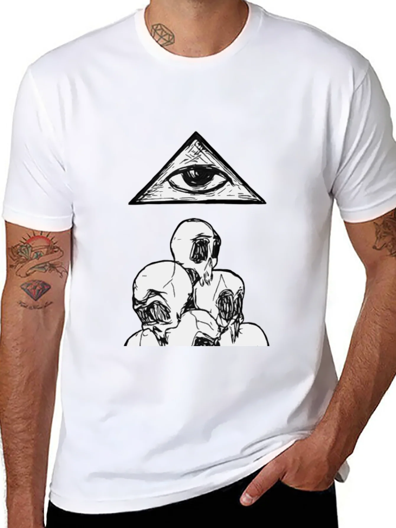 Camiseta negra con dise?o Illuminati