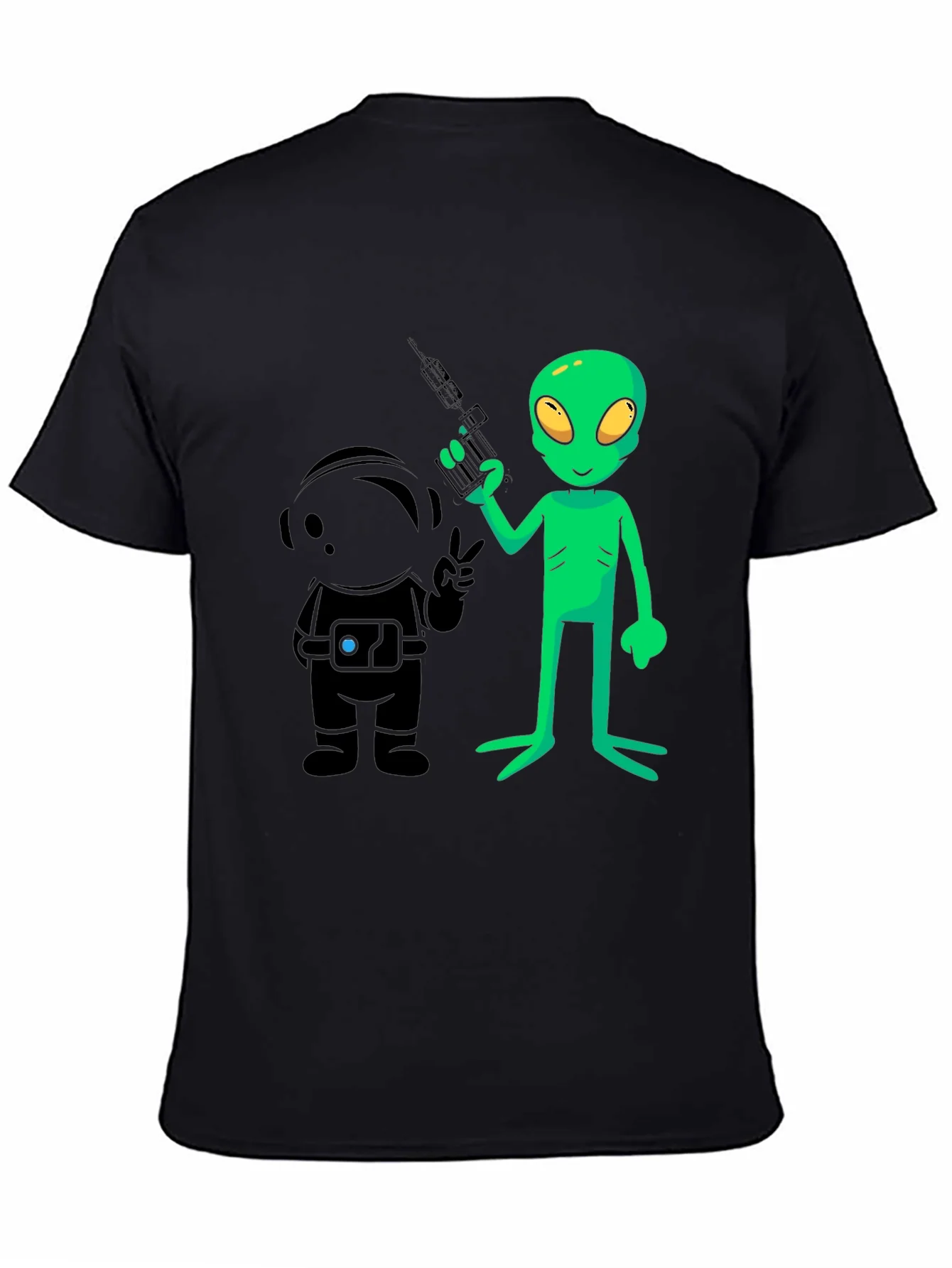 Camiseta Negra con Dise?o de Alien y Astronauta