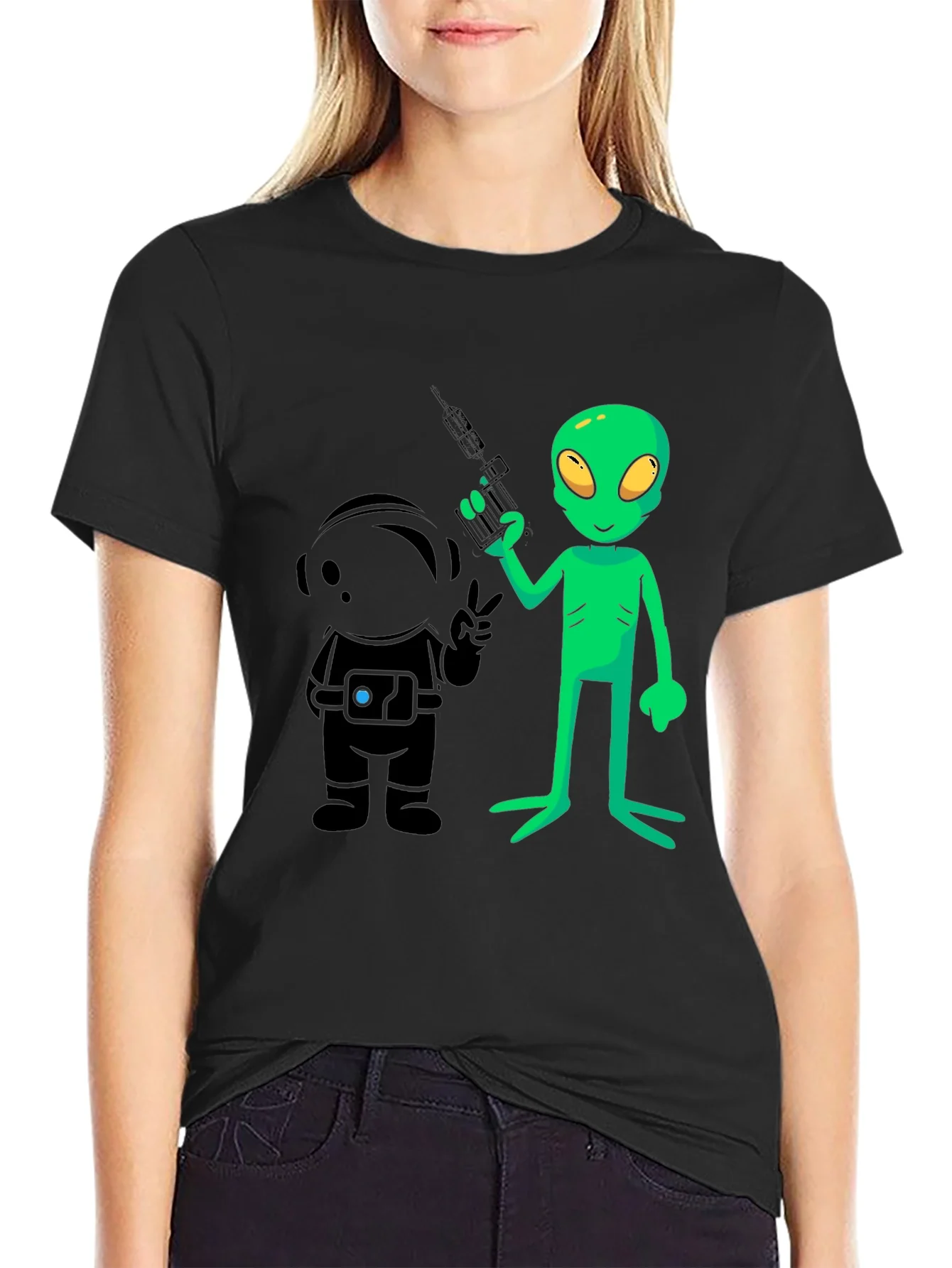 Camiseta Negra con Dise?o de Alien y Astronauta