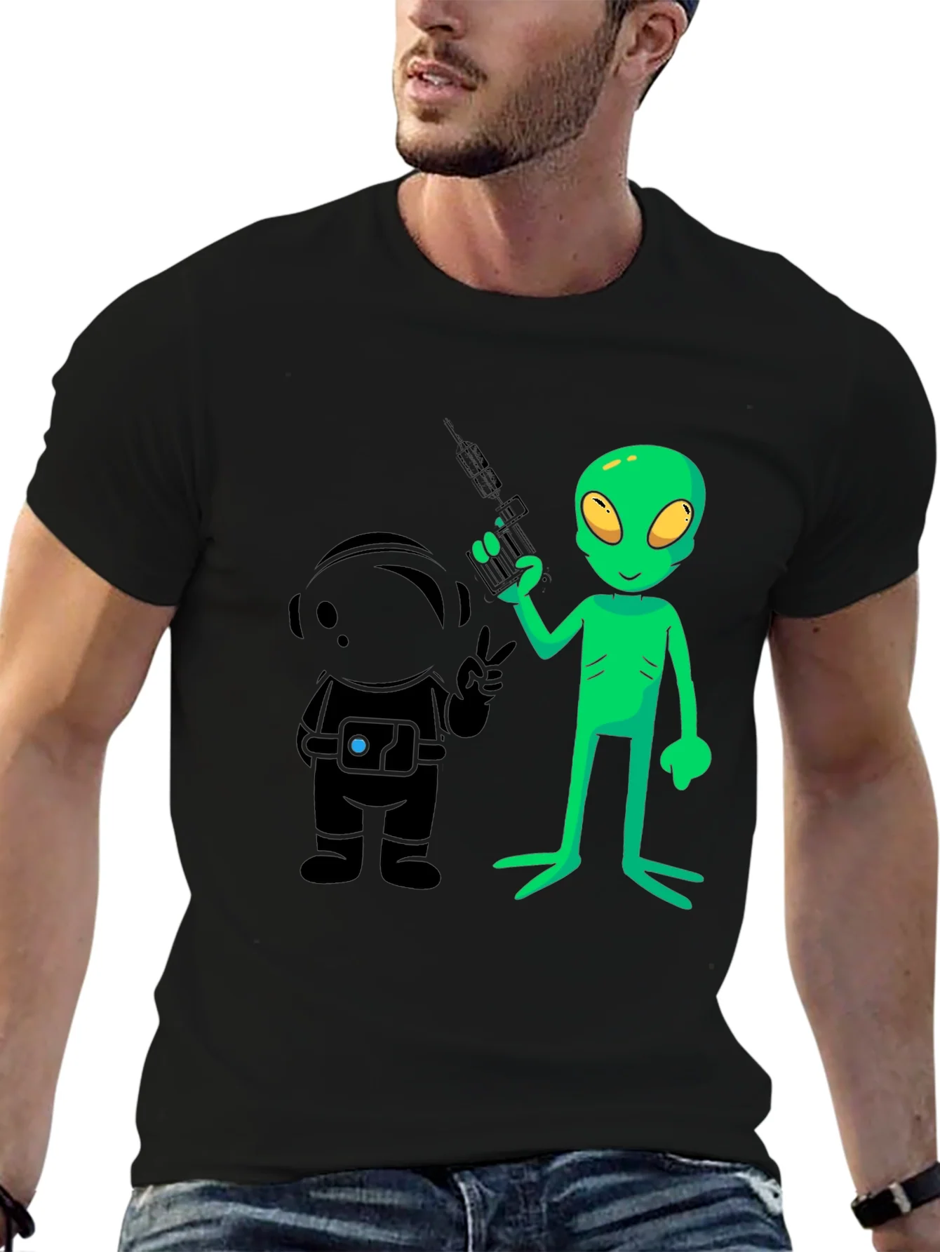 Camiseta Negra con Dise?o de Alien y Astronauta