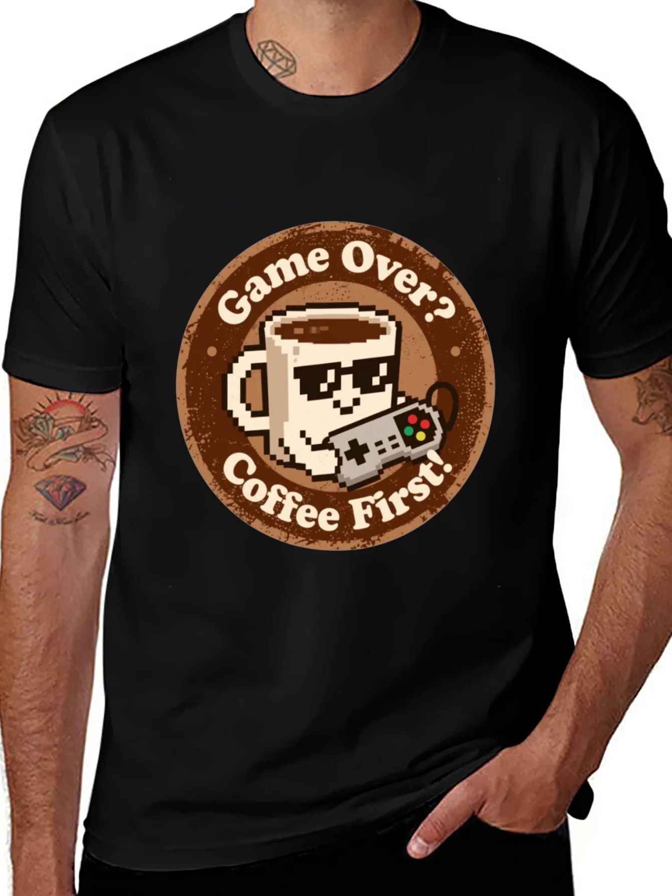 Camiseta Gamer: Game Over? Coffee First! Algod¨®n