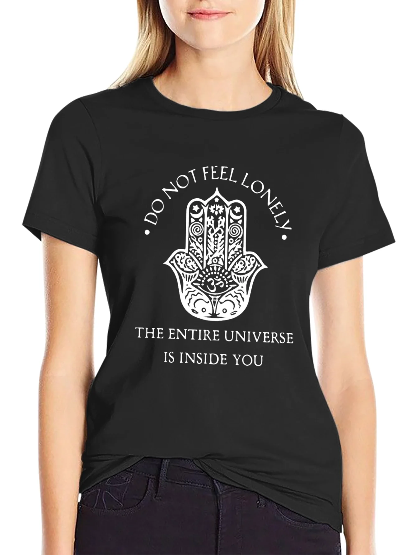 Camiseta Hombre Negra con Dise?o Inspirador Hamsa