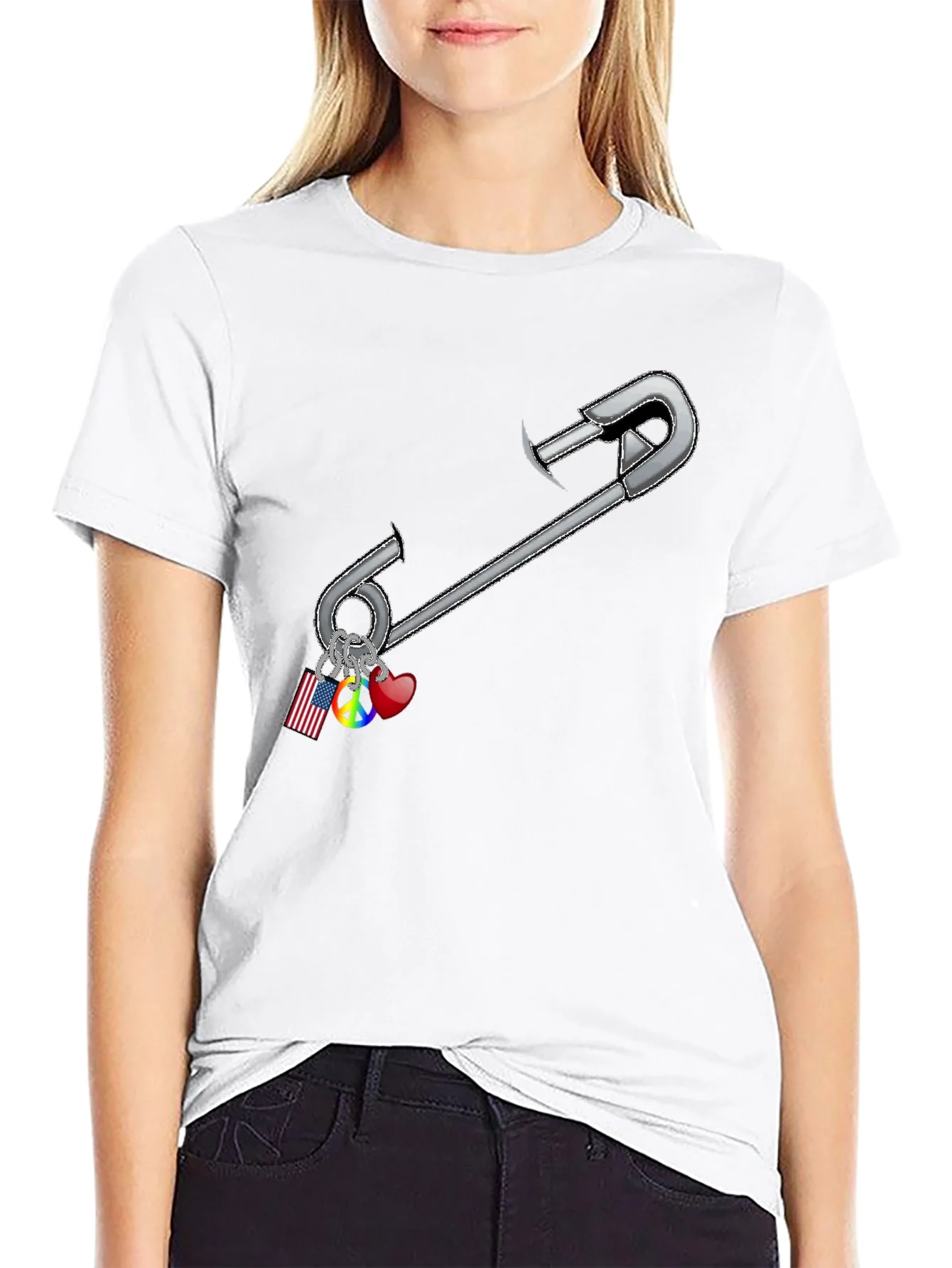 Camiseta Negra con Dise?o de Imperdible y Abalorios