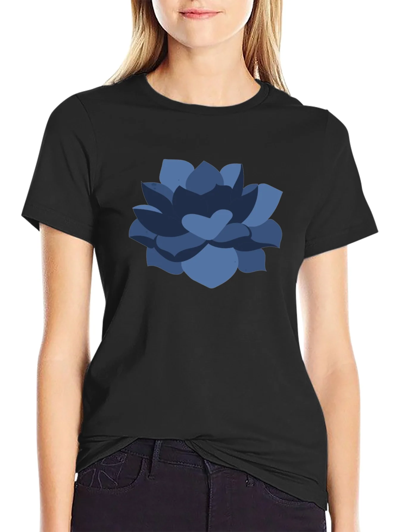 Camiseta Negra con Dise?o Floral Azul