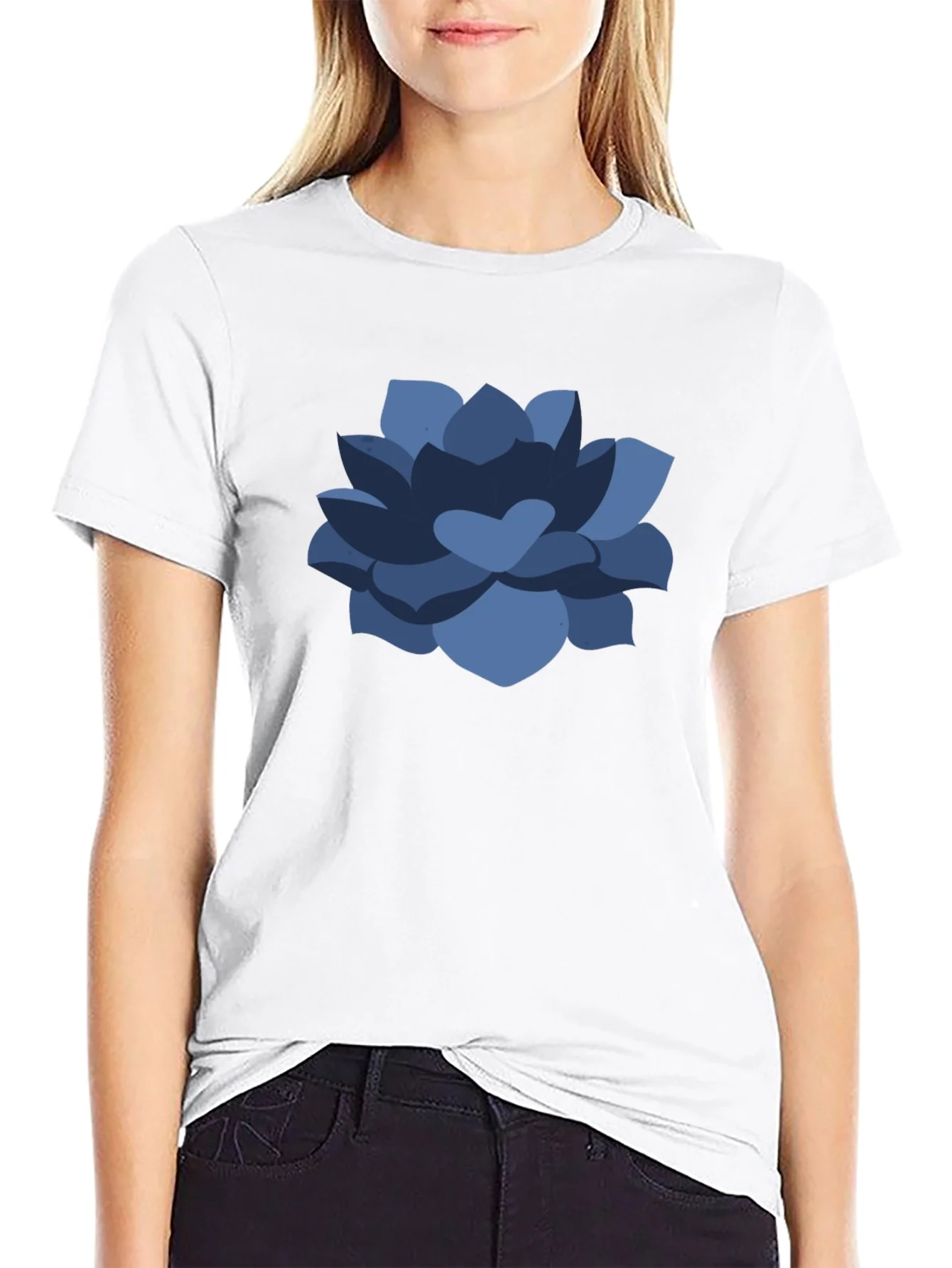 Camiseta Negra con Dise?o Floral Azul