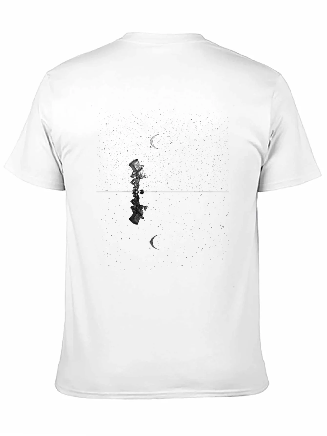 Camiseta Negra Estampada con Reflejo Lunar