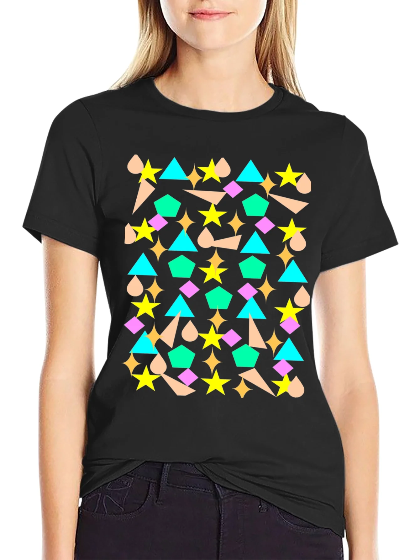 Camiseta Negra con Dise?o Geom¨¦trico Abstracto