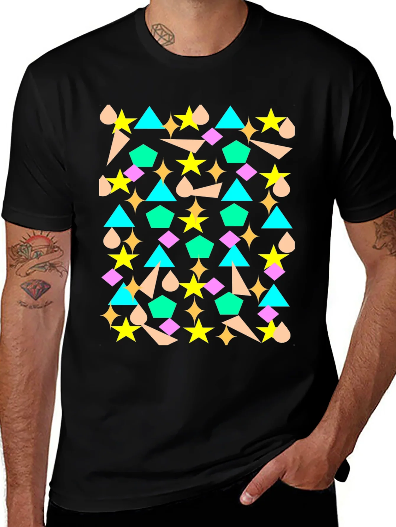 Camiseta Negra con Dise?o Geom¨¦trico Abstracto