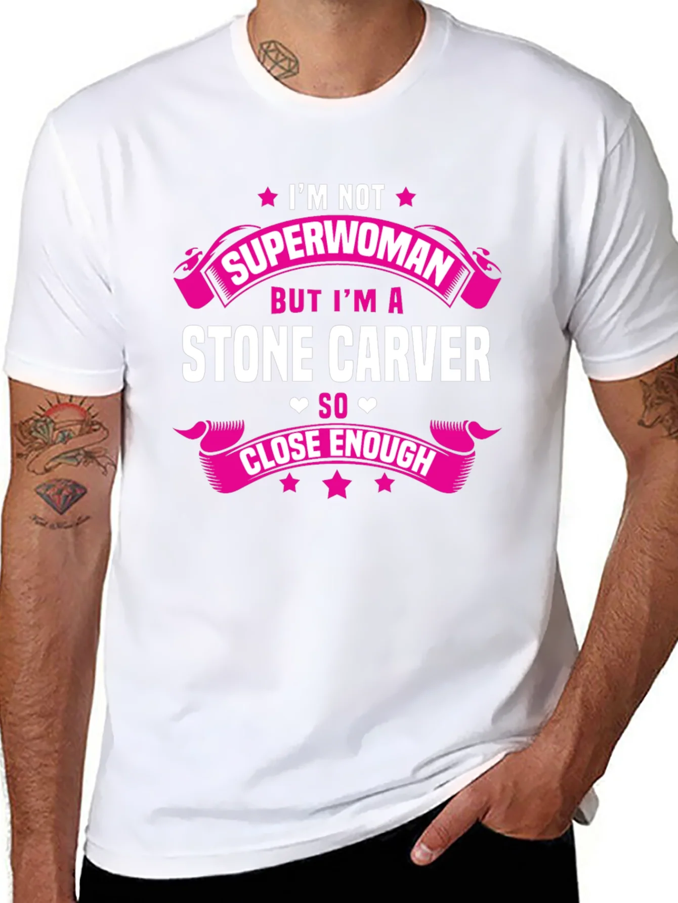 Camiseta Negra con Estampado Stone Carver