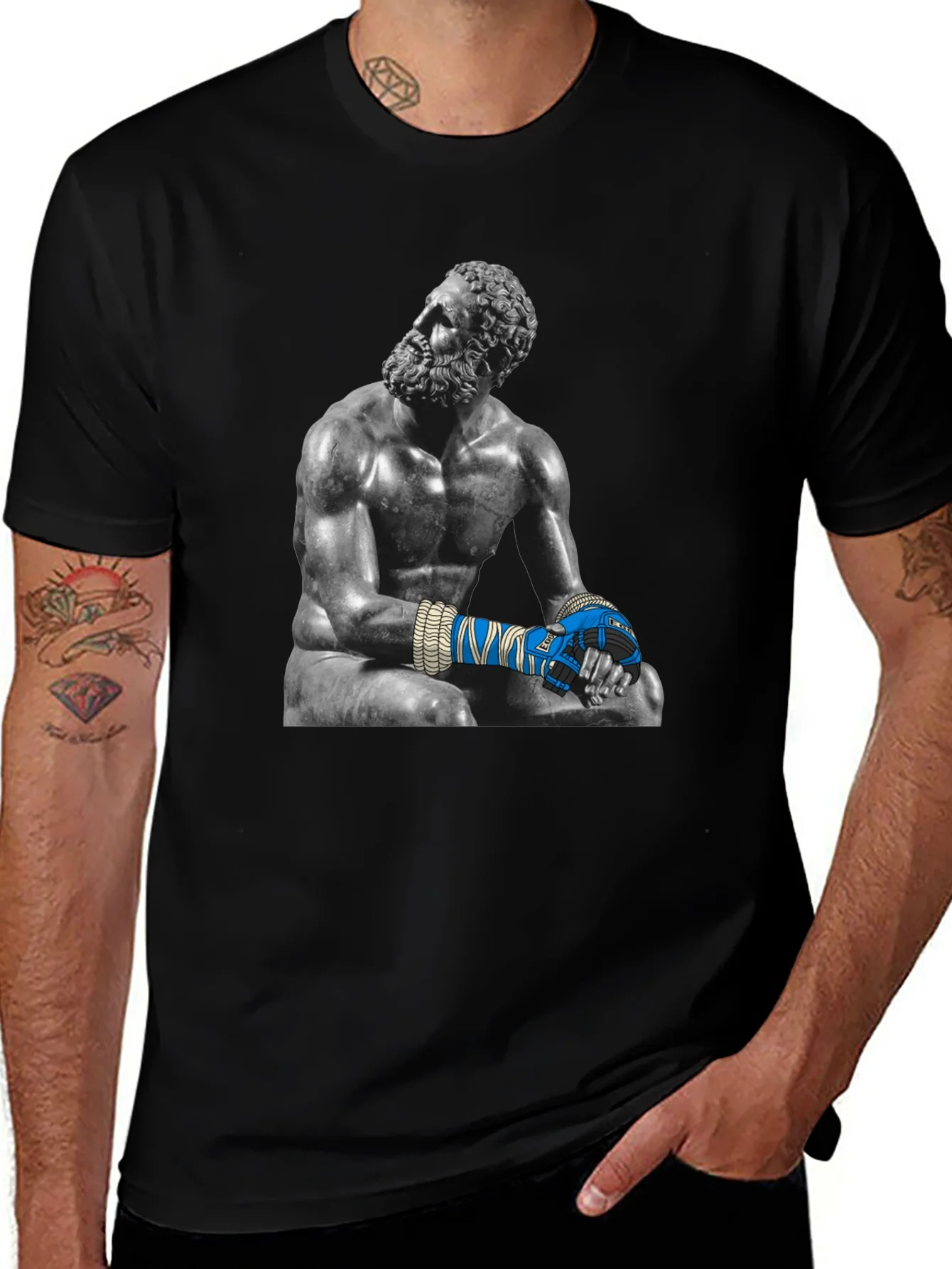 Camiseta Negra con Estatua de Boxeador