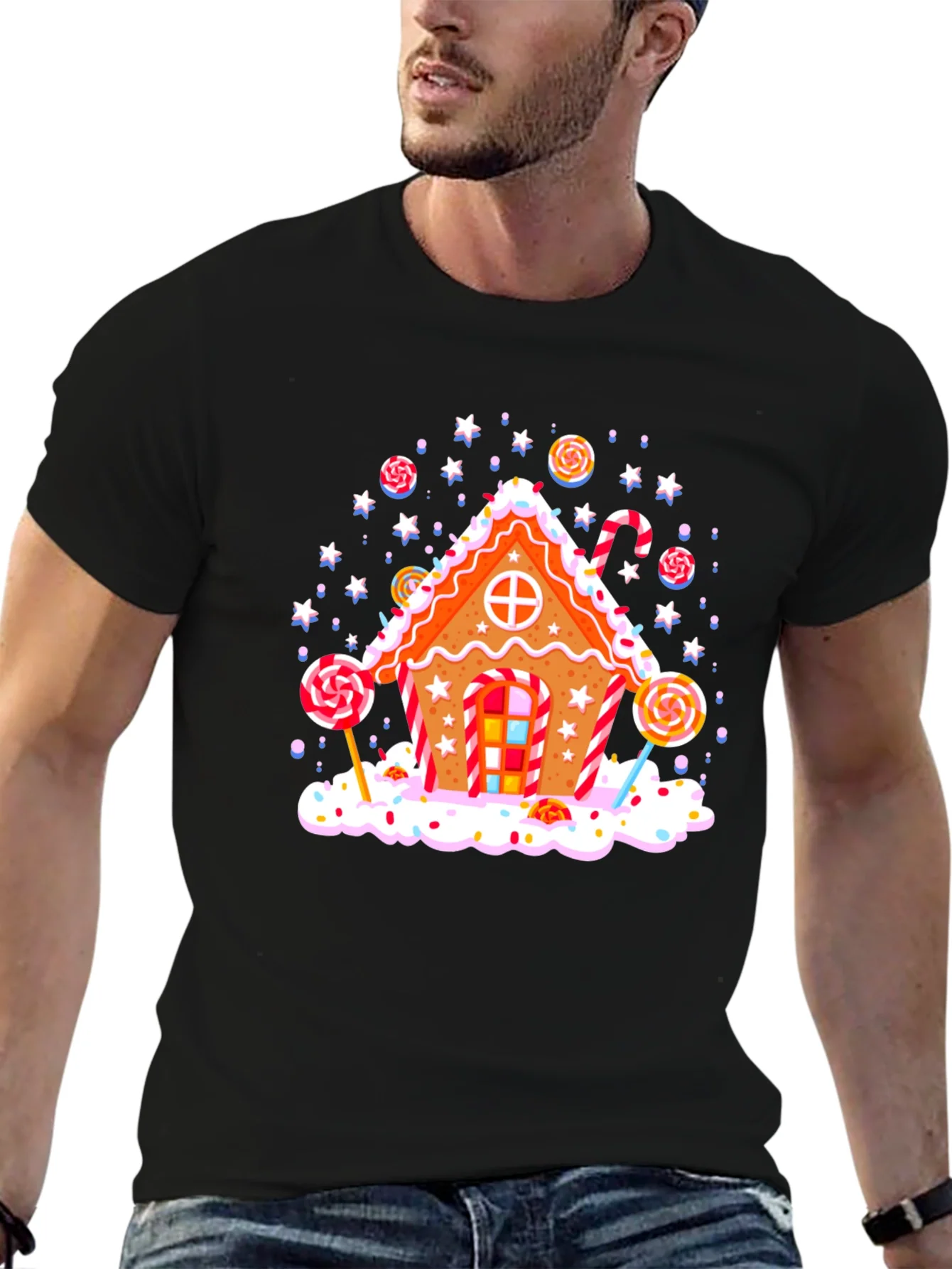 Camiseta Negra con Dise?o de Casa de Jengibre Navide?a