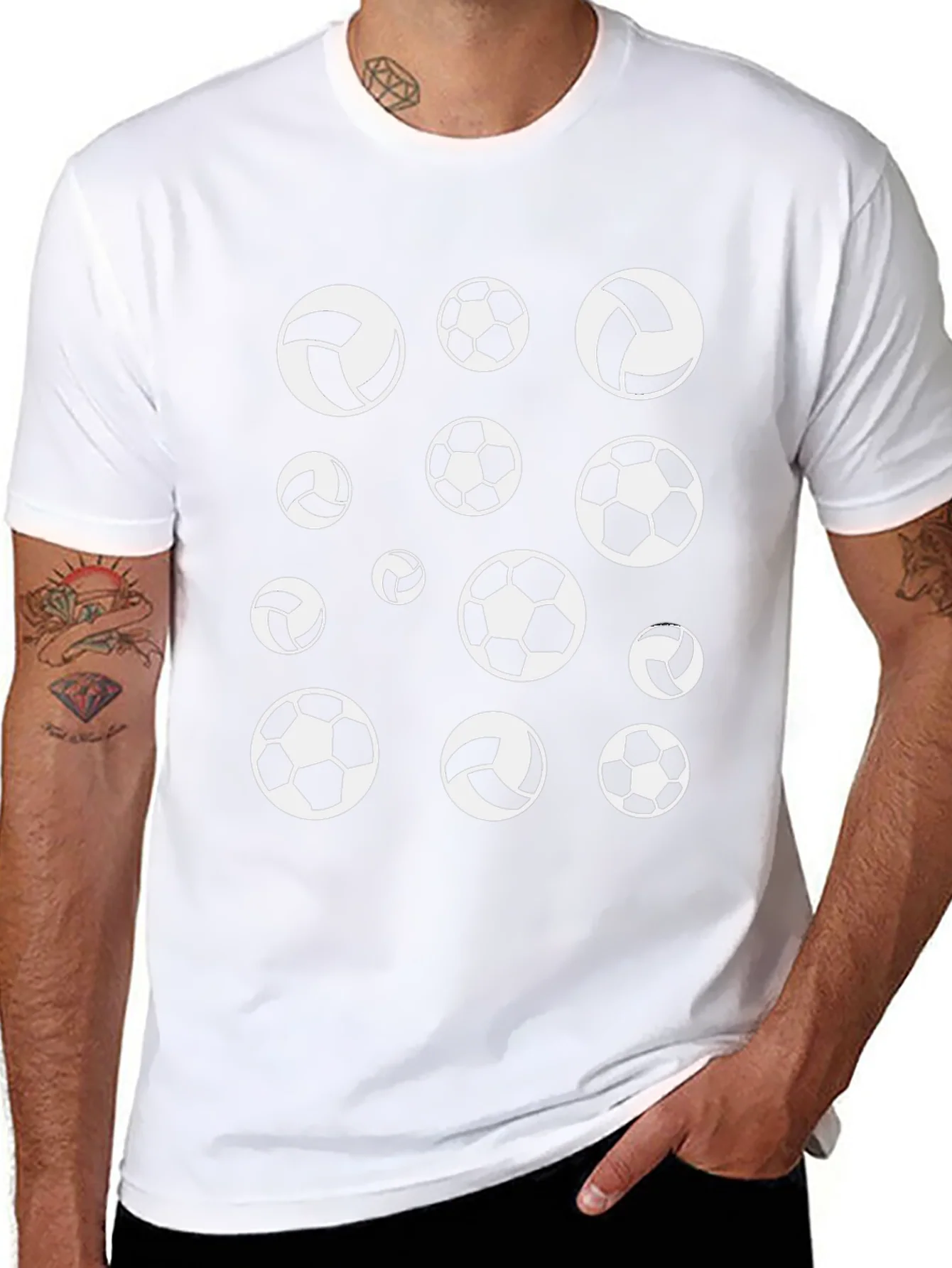 Camiseta Negra Estampado Balones Deportivos