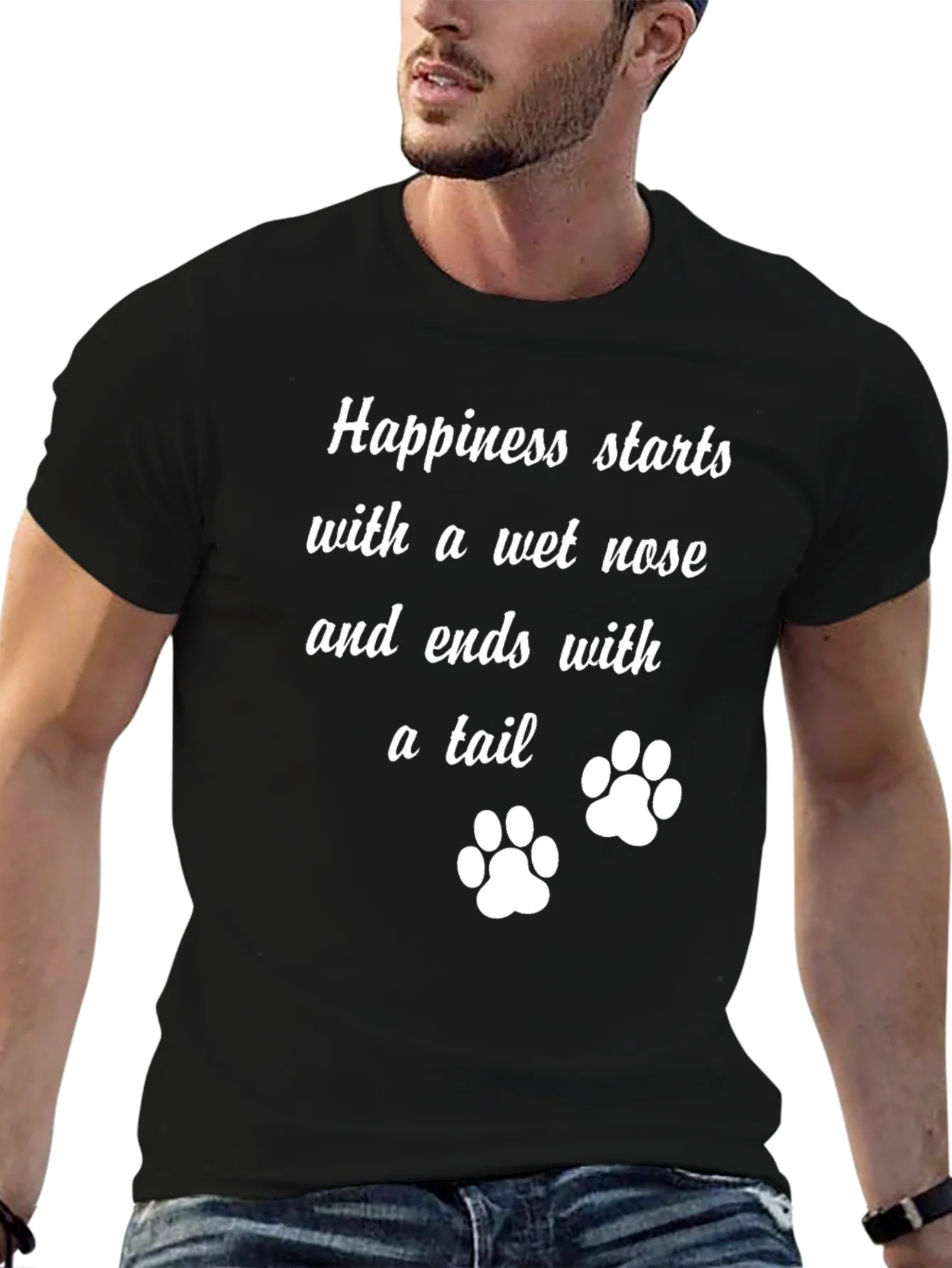 Camiseta Negra: Felicidad y Huellas de Mascota