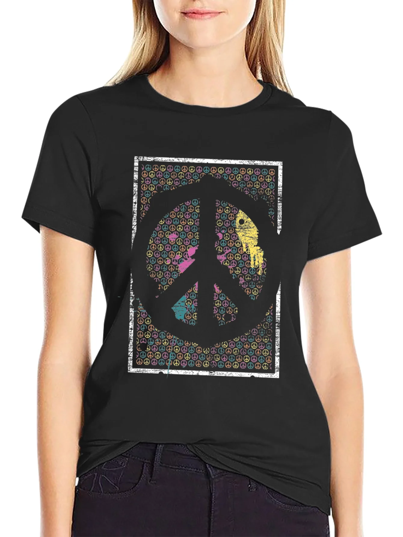Camiseta Negra con S¨ªmbolo de la Paz Retro