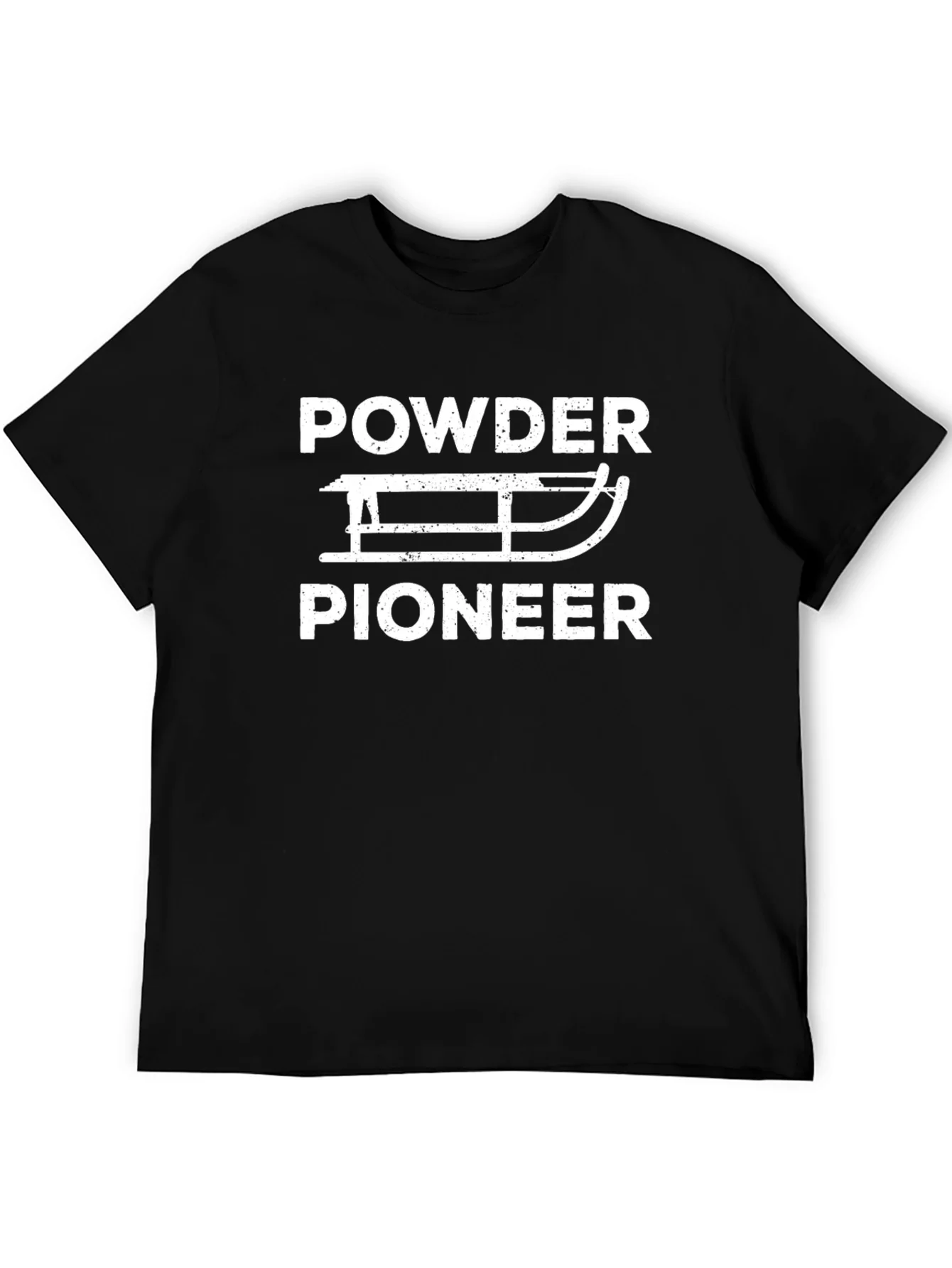 Camiseta Negra Powder Pioneer con Dise?o de Trineo