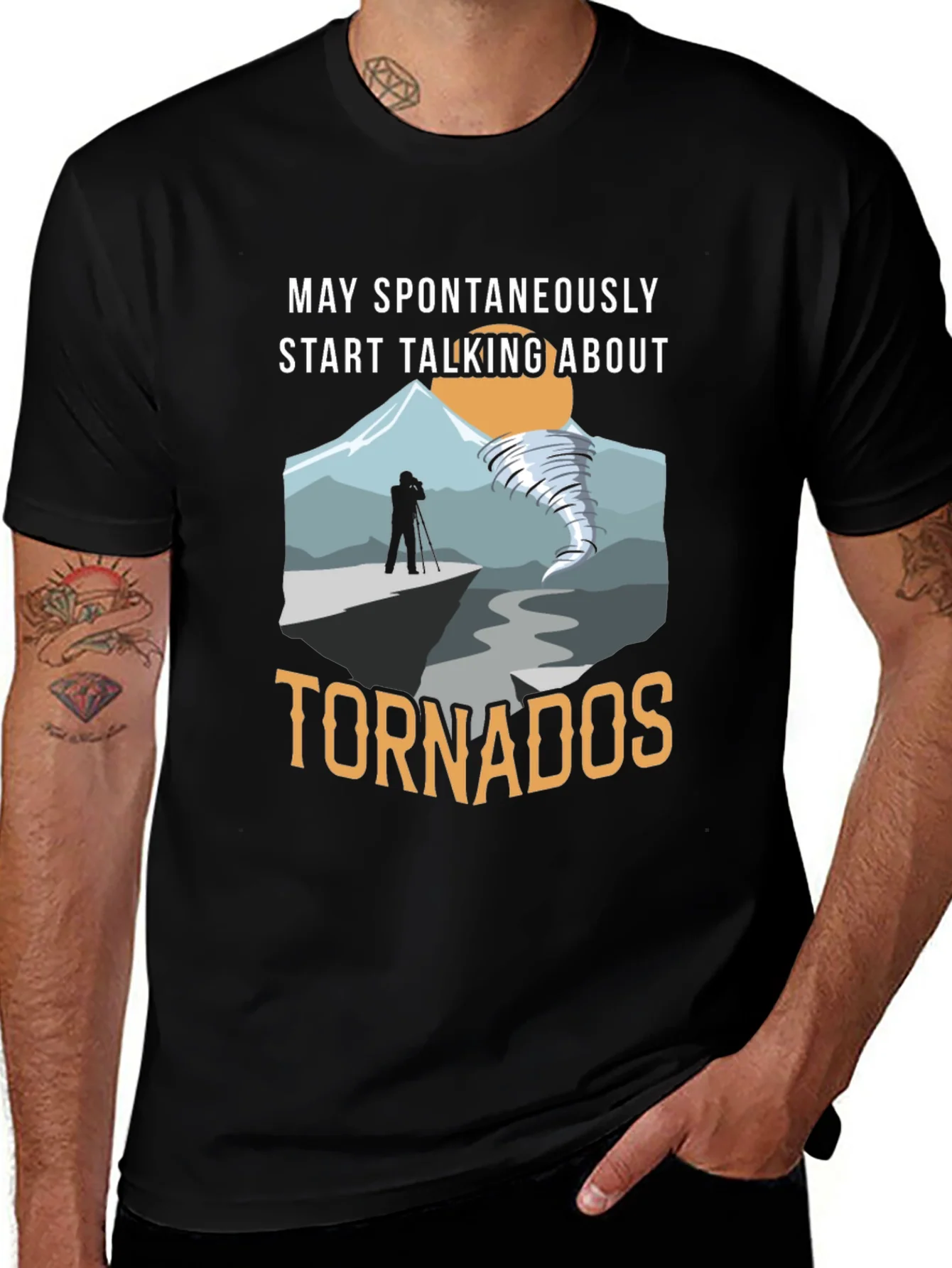 Camiseta Negra con Dise?o de Tornados para Aficionados