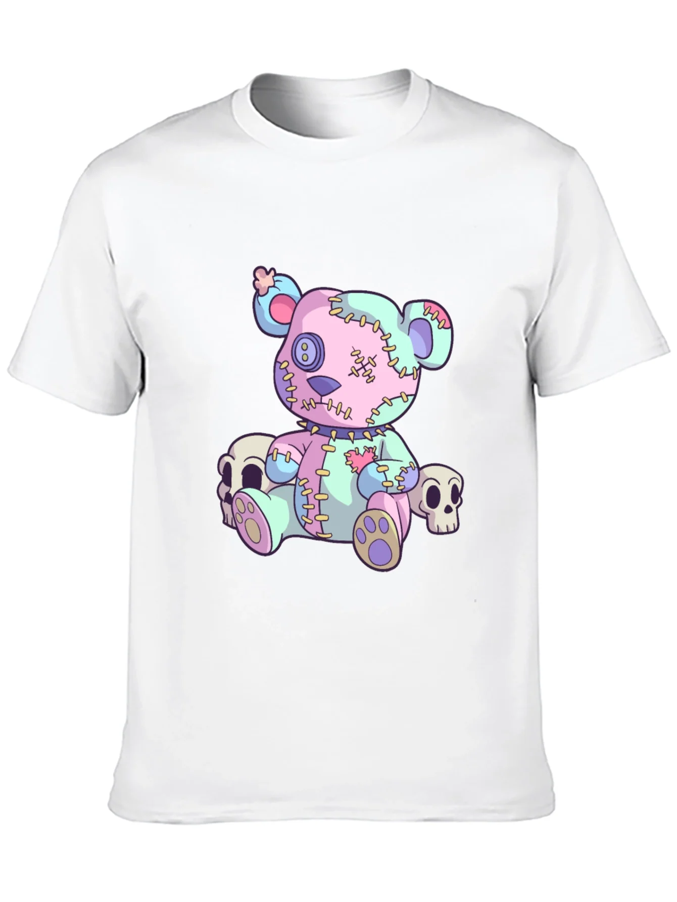 Camiseta negra con oso de peluche cosido y calaveras