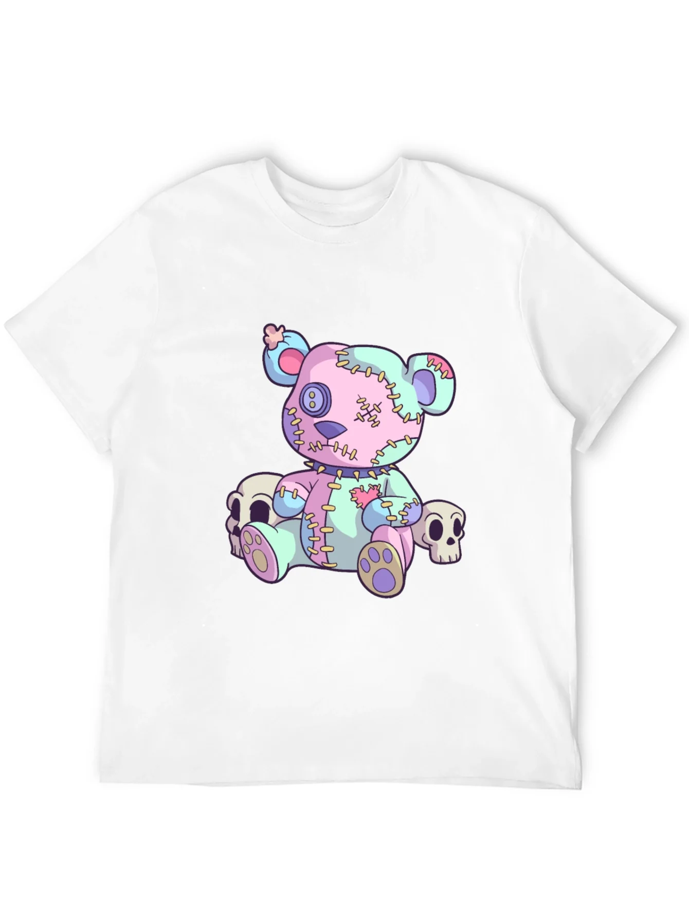 Camiseta negra con oso de peluche cosido y calaveras