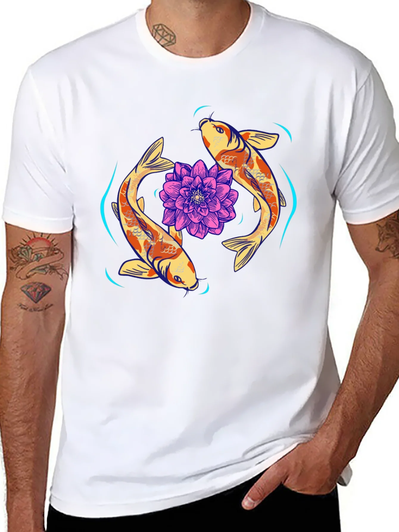 Camiseta Negra con Dise?o Koi y Loto