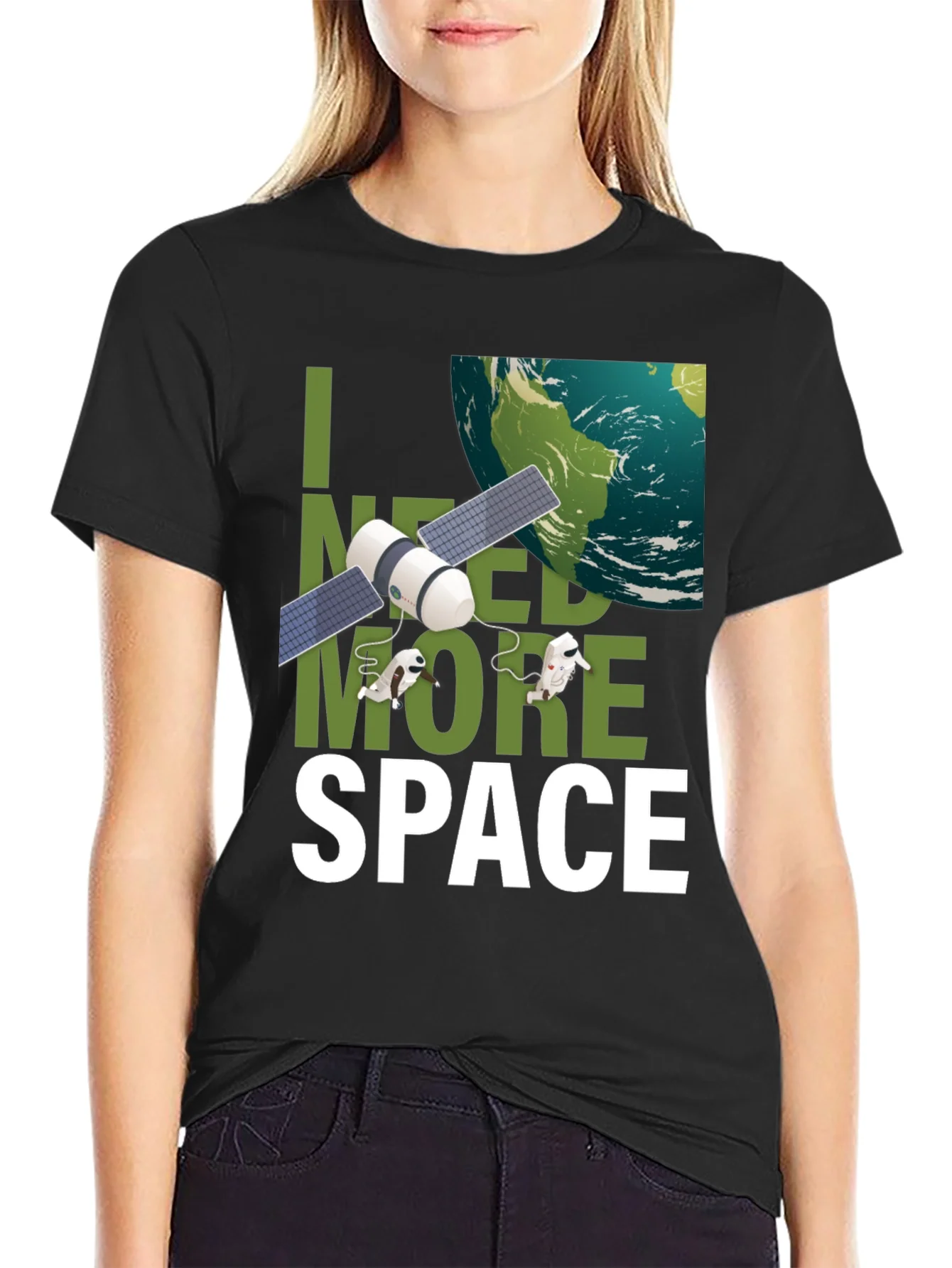 Camiseta Necesito m¨¢s espacio con dise?o espacial