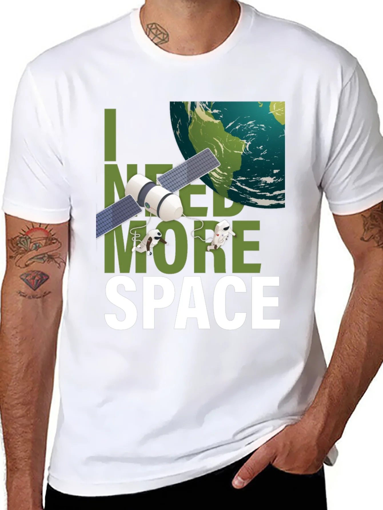 Camiseta Necesito m¨¢s espacio con dise?o espacial