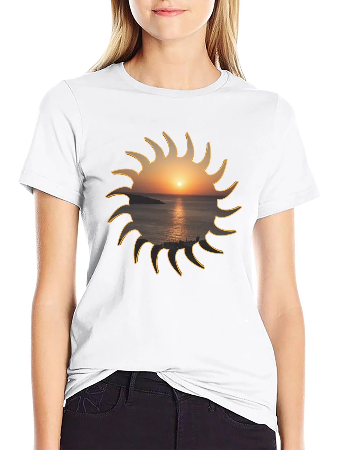 Camiseta Negra Sol con Atardecer Marino