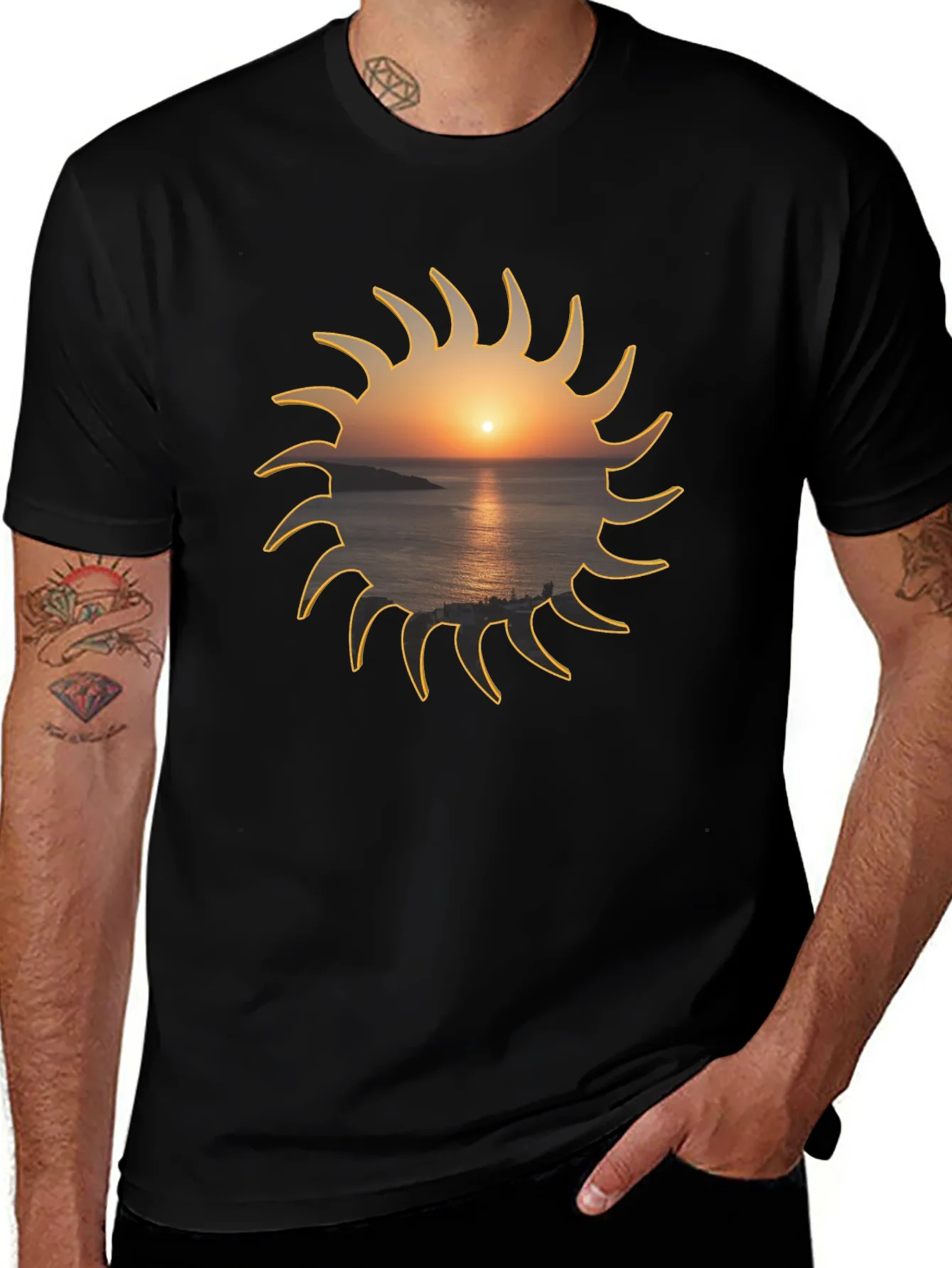 Camiseta Negra Sol con Atardecer Marino