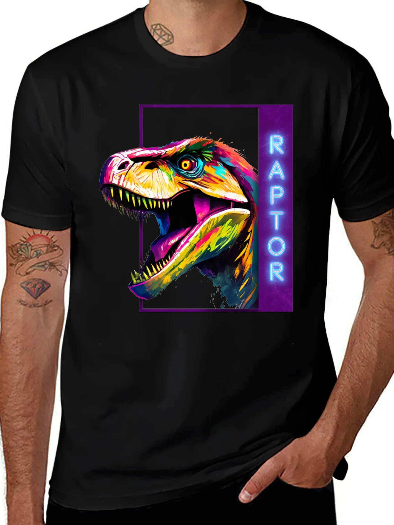 Camiseta Negra con Dise?o de Dinosaurio Raptor Ne¨®n