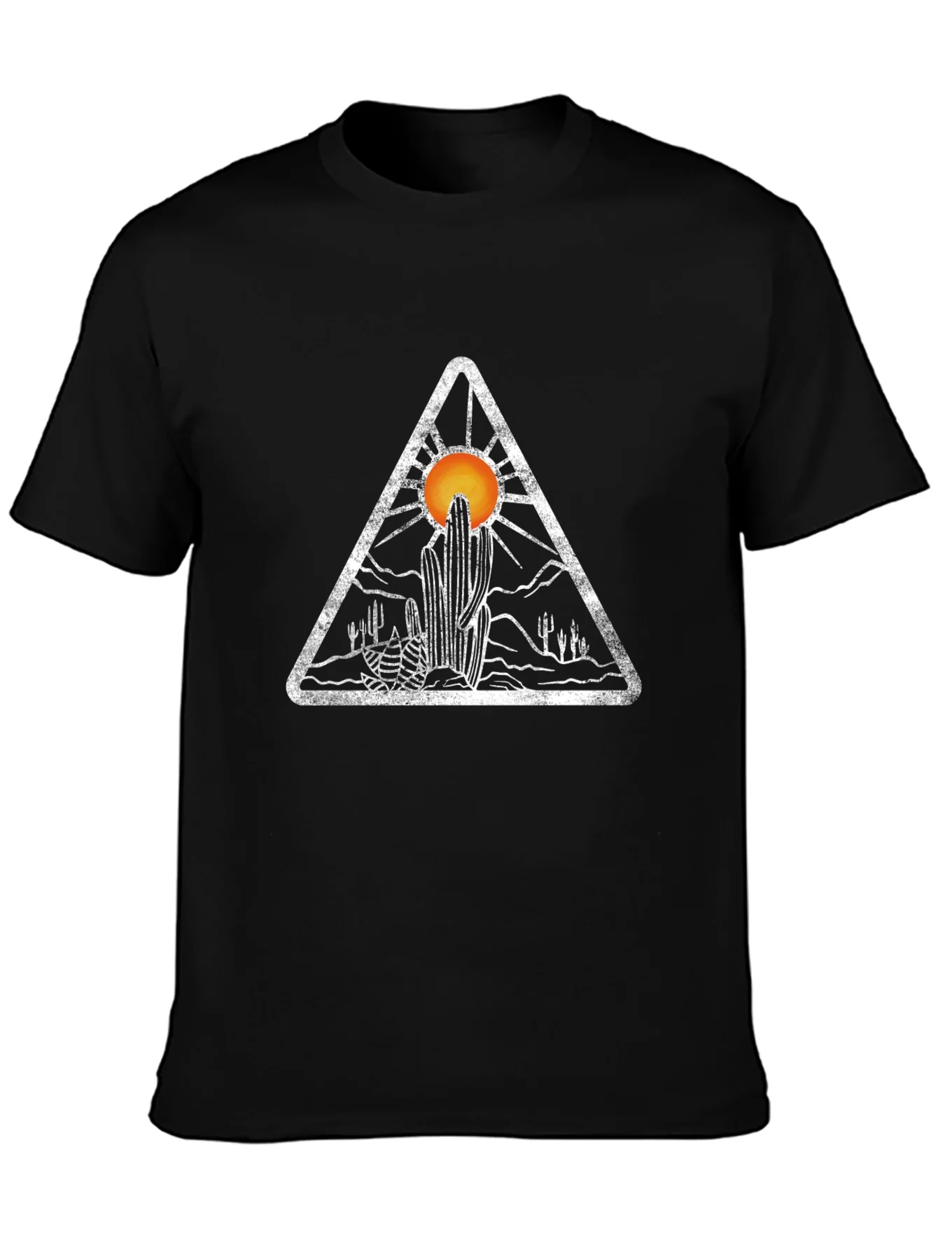 Camiseta Negra con Dise?o Desierto Triangular