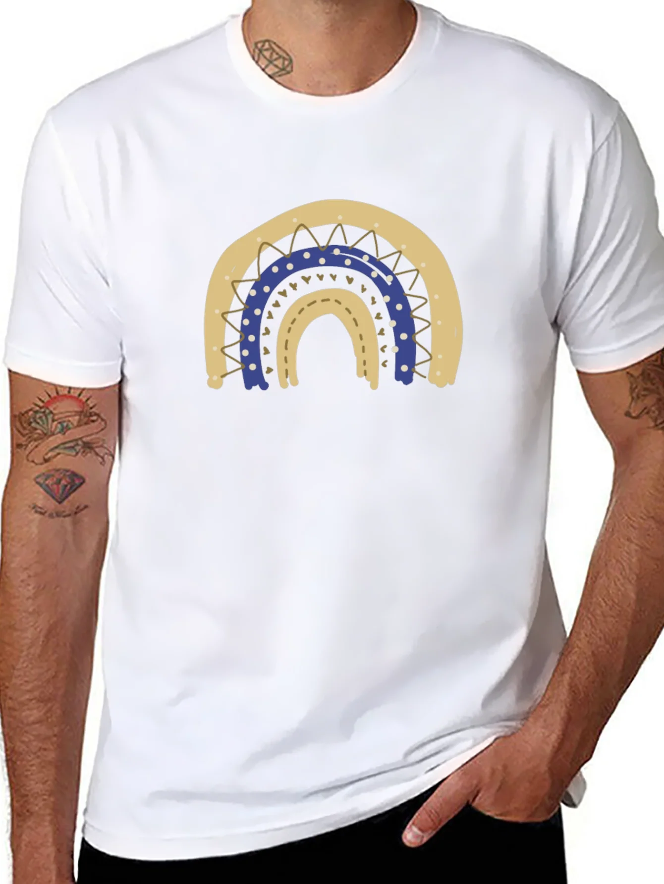 Camiseta Negra con Arco Iris Estilizado