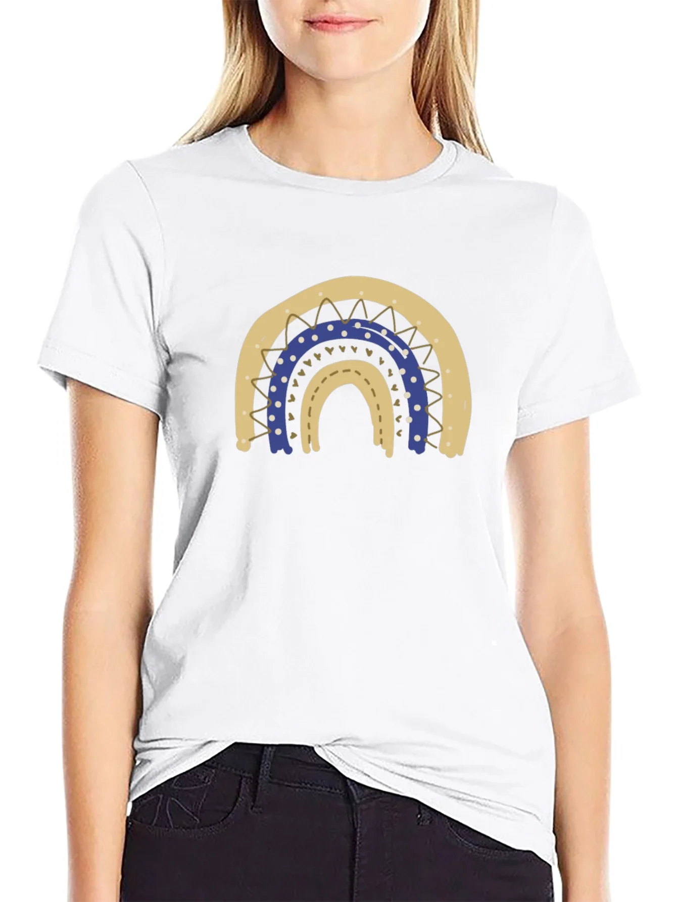 Camiseta Negra con Arco Iris Estilizado