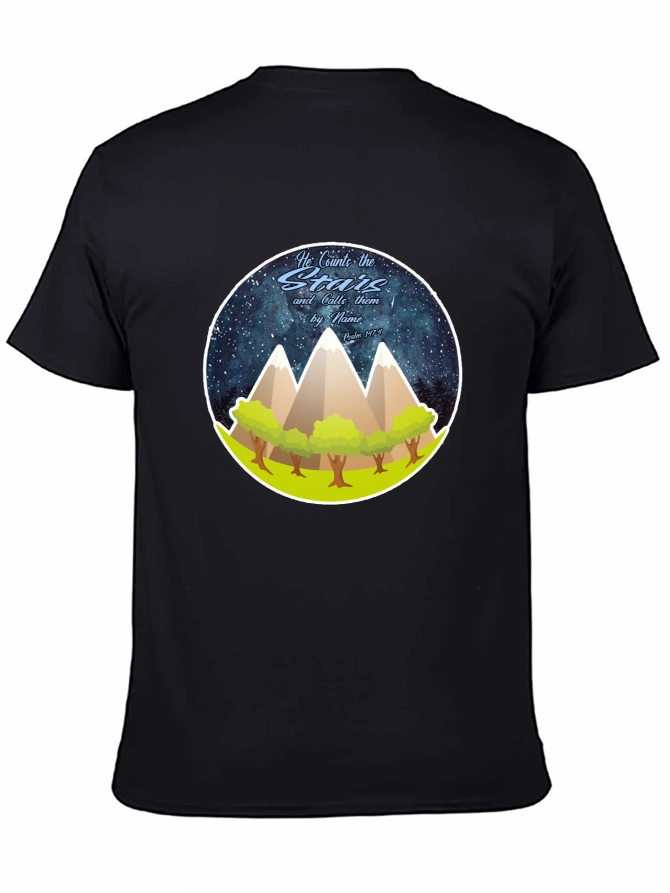 Camiseta Negra con Dise?o de Monta?as y Estrellas