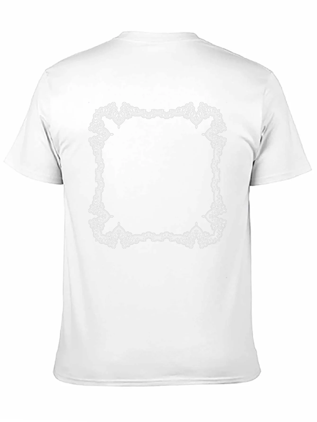 Camiseta Negra con Marco Ornamental Blanco
