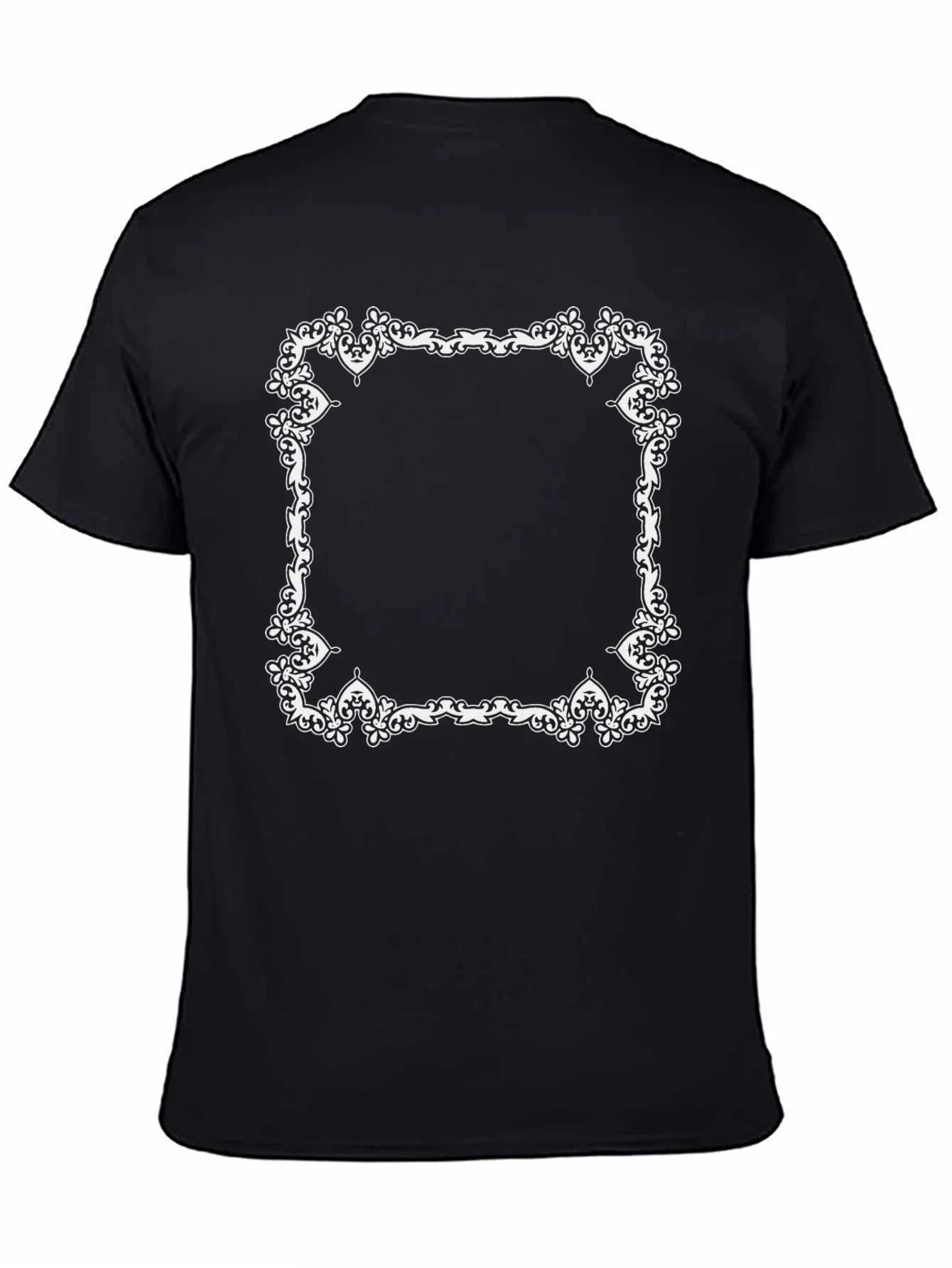 Camiseta Negra con Marco Ornamental Blanco