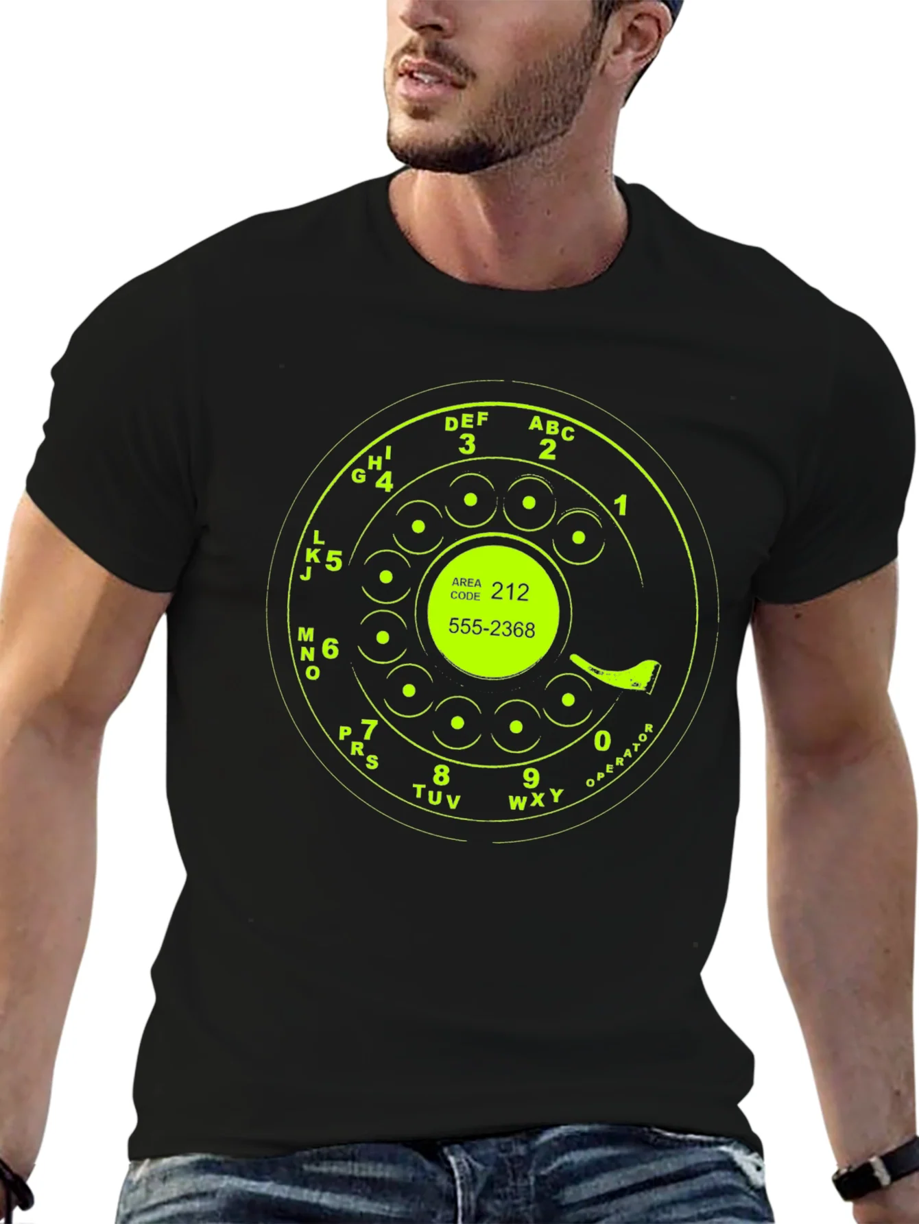 Camiseta Negra con Dise?o Retro de Tel¨¦fono