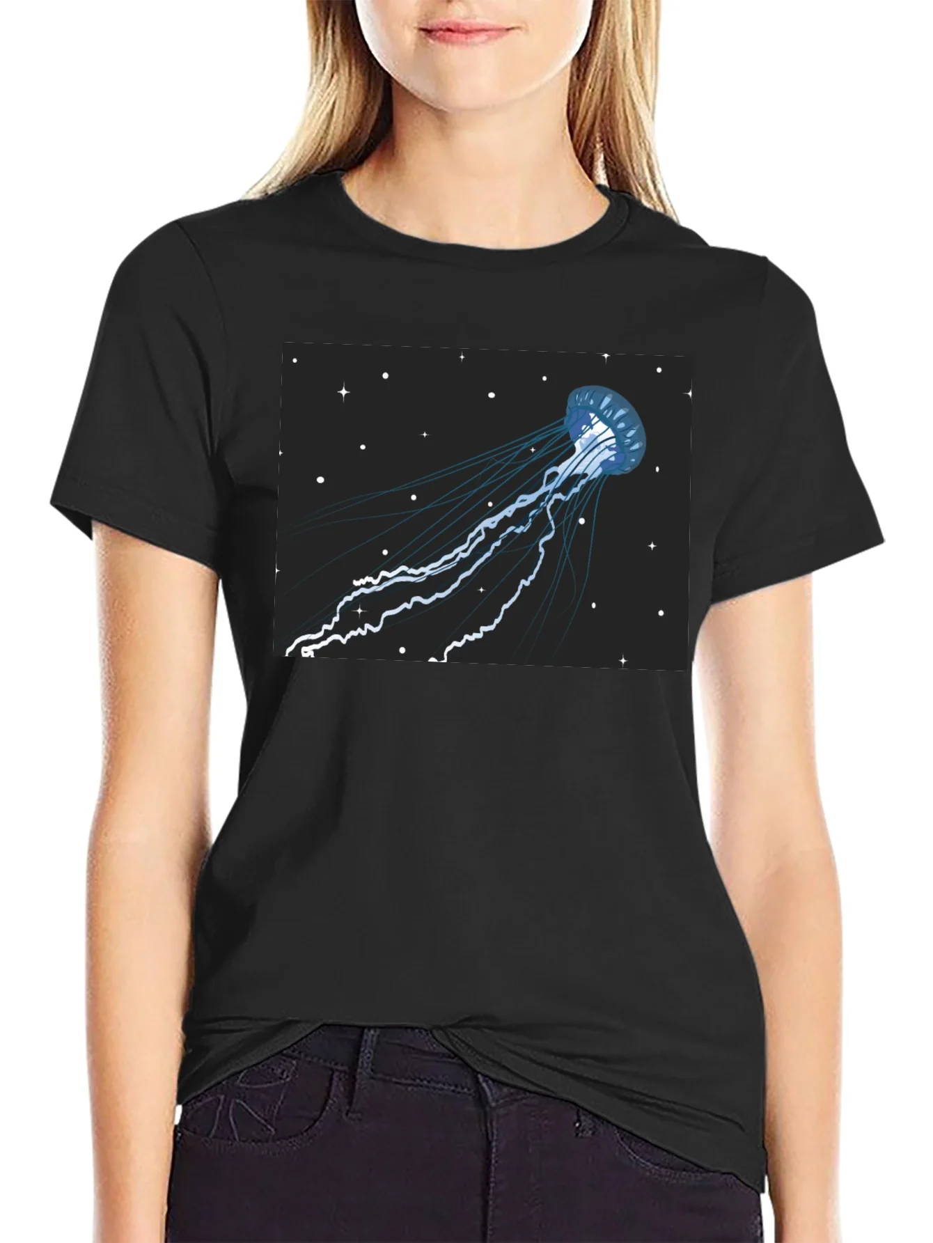 Camiseta Negra con Dise?o de Medusa Espacial
