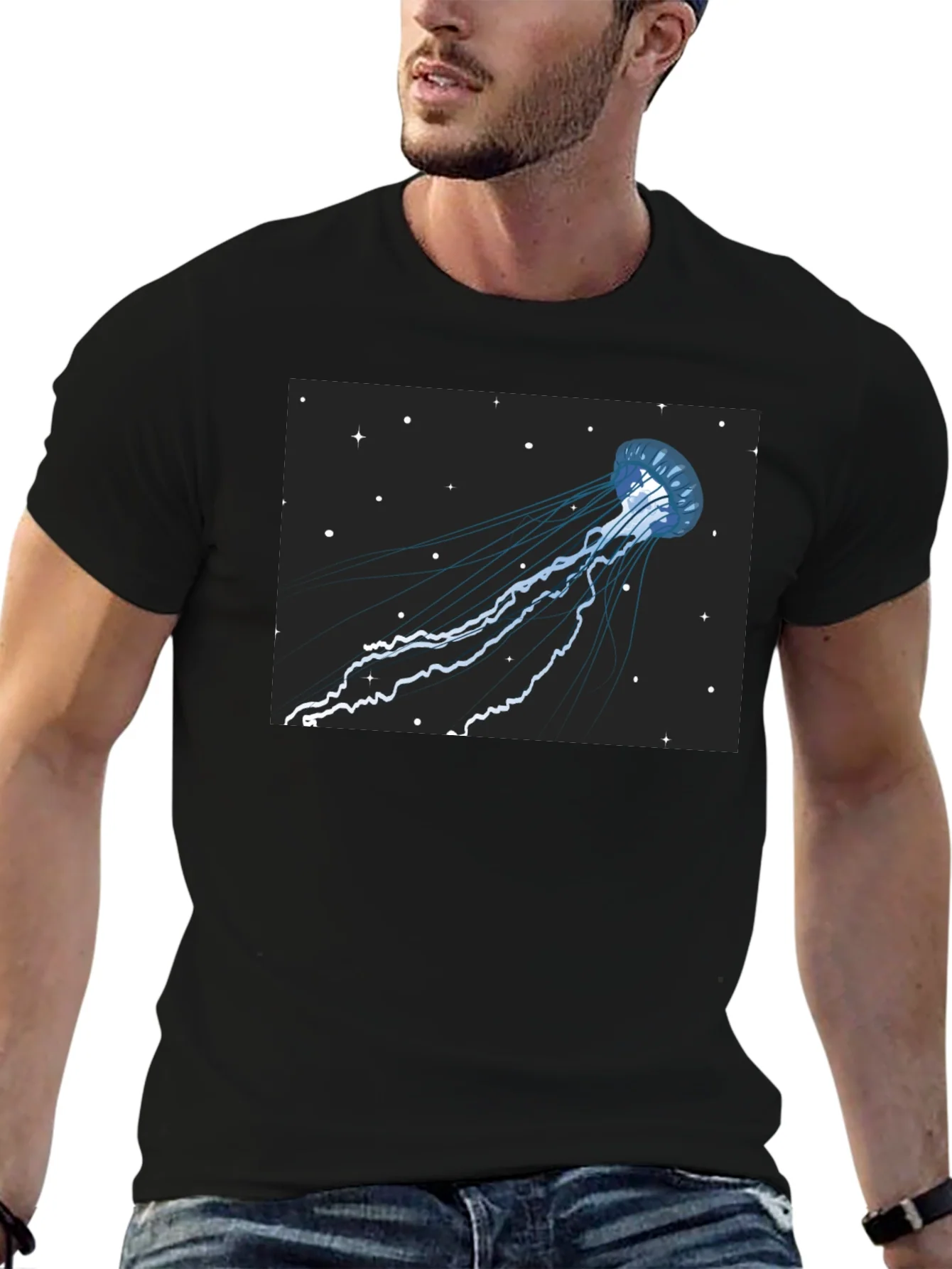 Camiseta Negra con Dise?o de Medusa Espacial