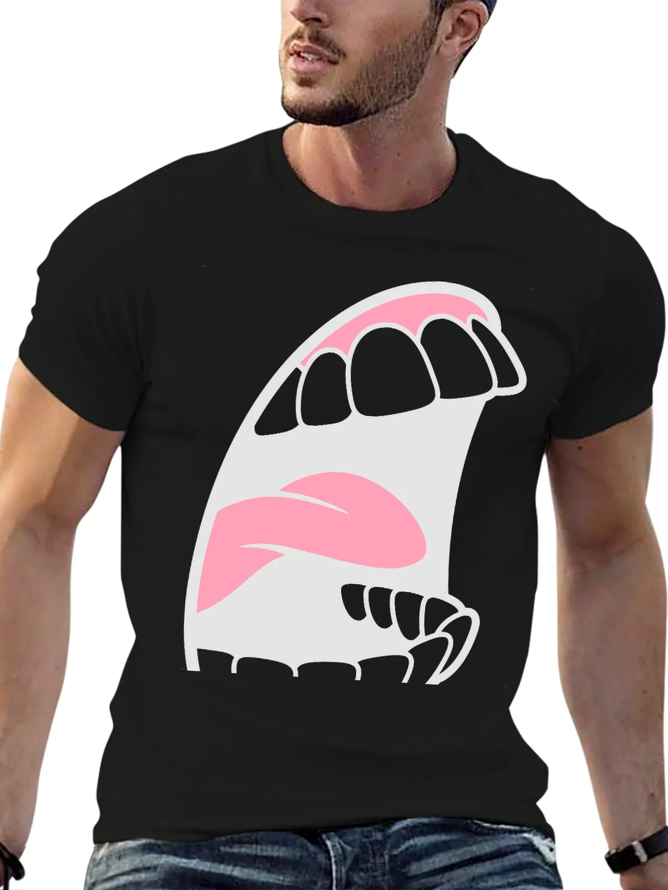 Camiseta Negra con Dise?o de Boca Abierta