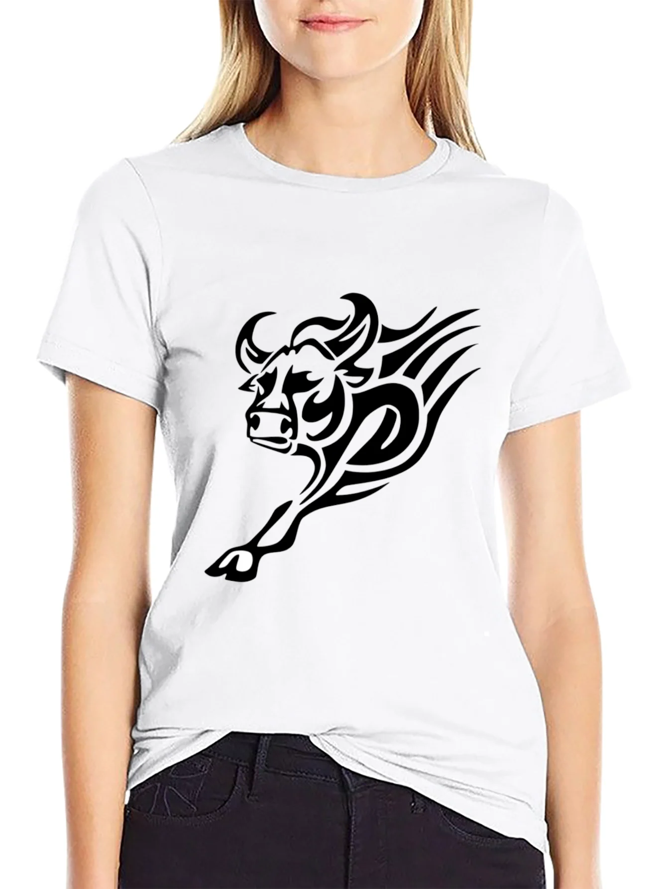 Camiseta Negra con Toro Tribal