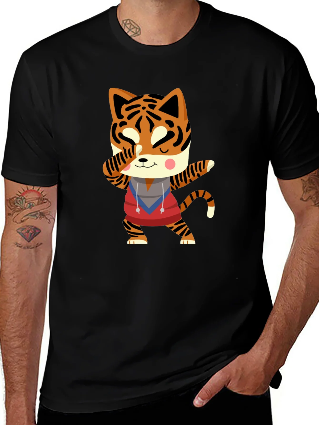Camiseta Negra con Tigre Kawaii
