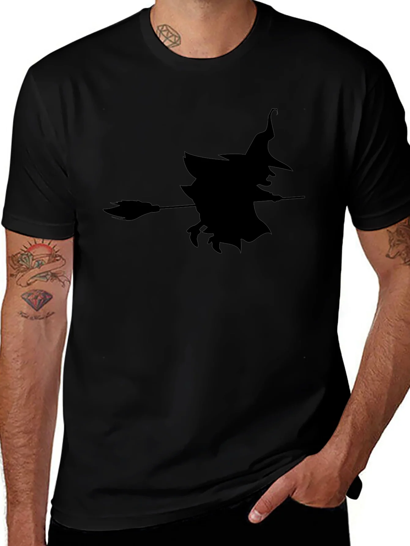 Camiseta Negra con Silueta de Bruja Halloween