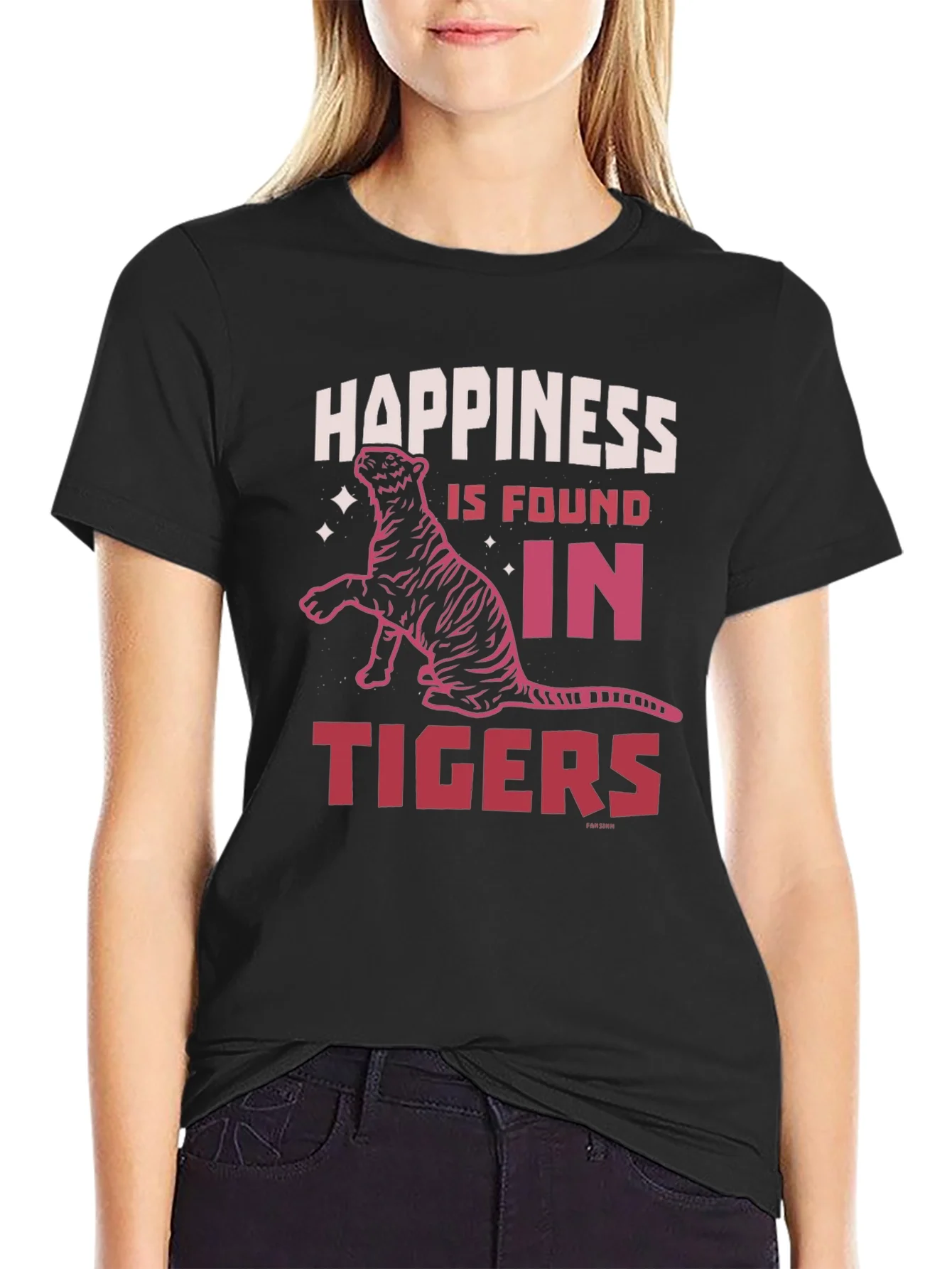 Camiseta Negra: Felicidad Encontrada en Tigres