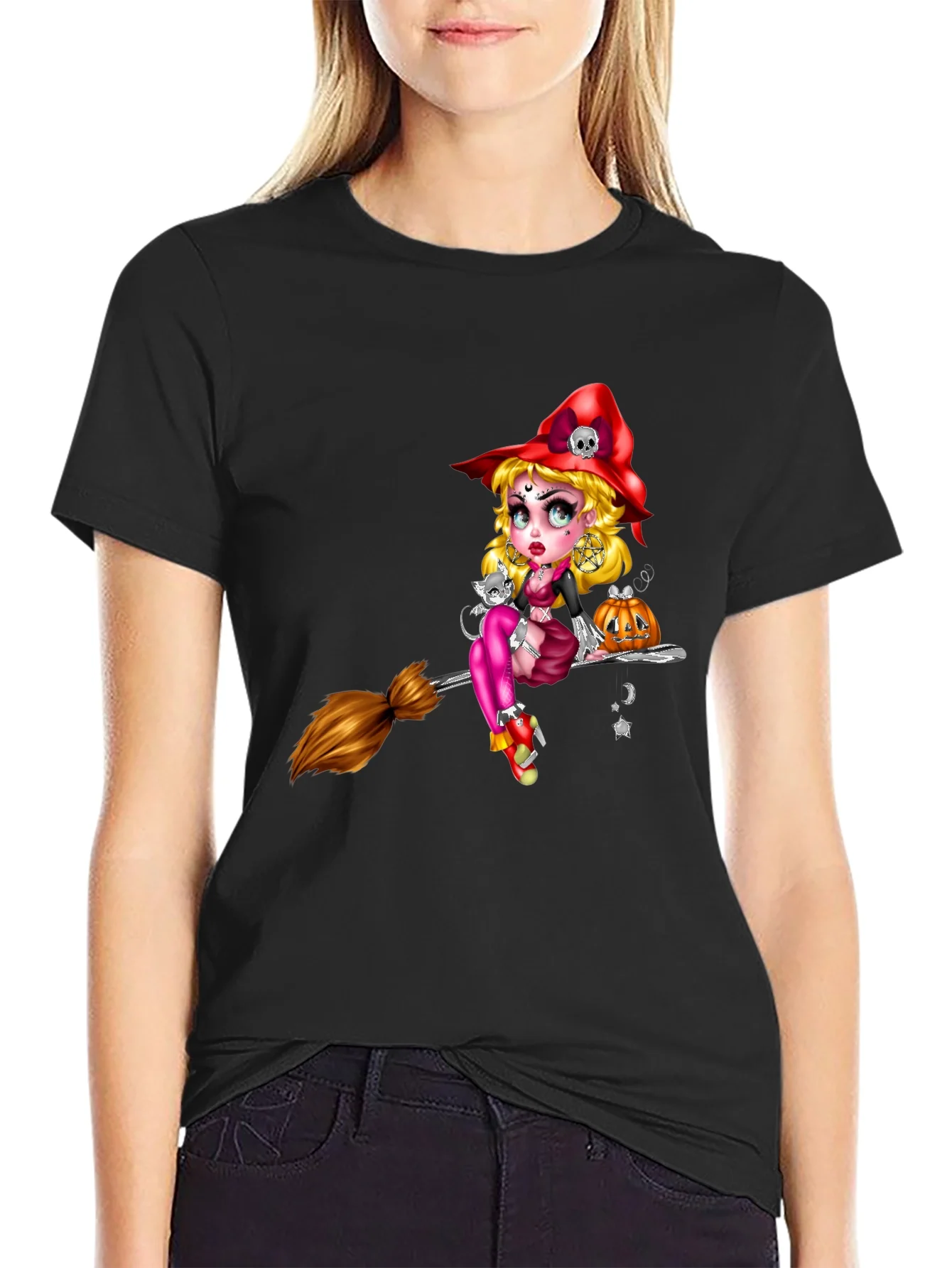 Camiseta Negra con Bruja en Escoba para Halloween