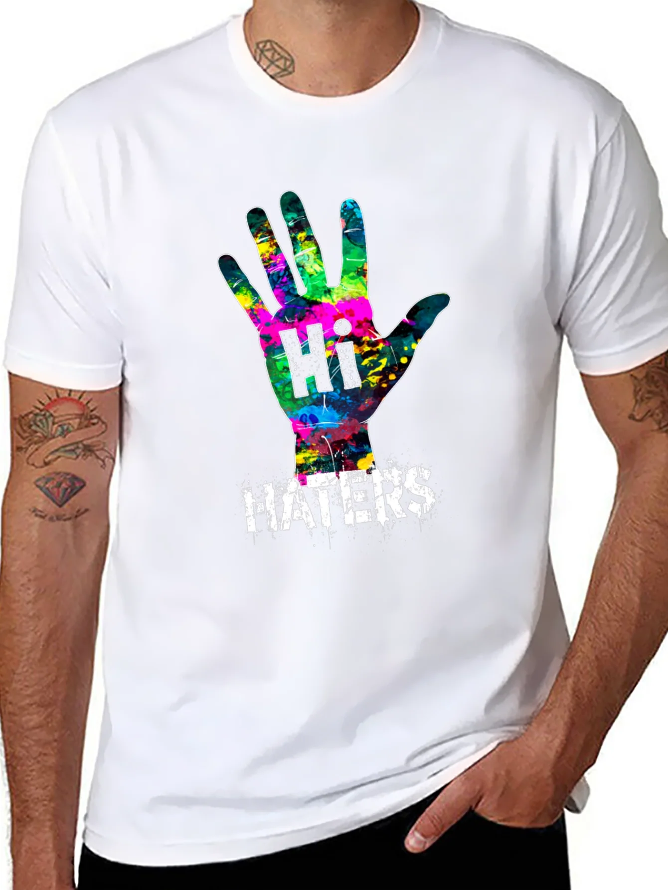 Camiseta Negra con Dise?o Abstracto Hi Haters