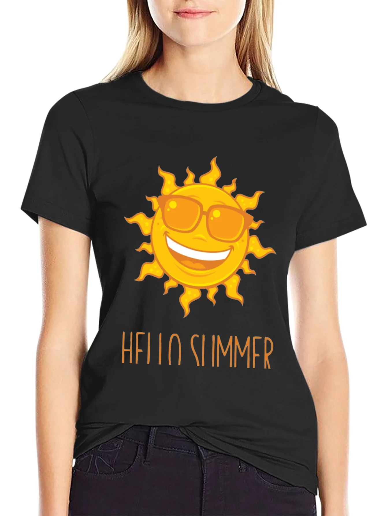 Camiseta Negra con Sol y Hola Verano