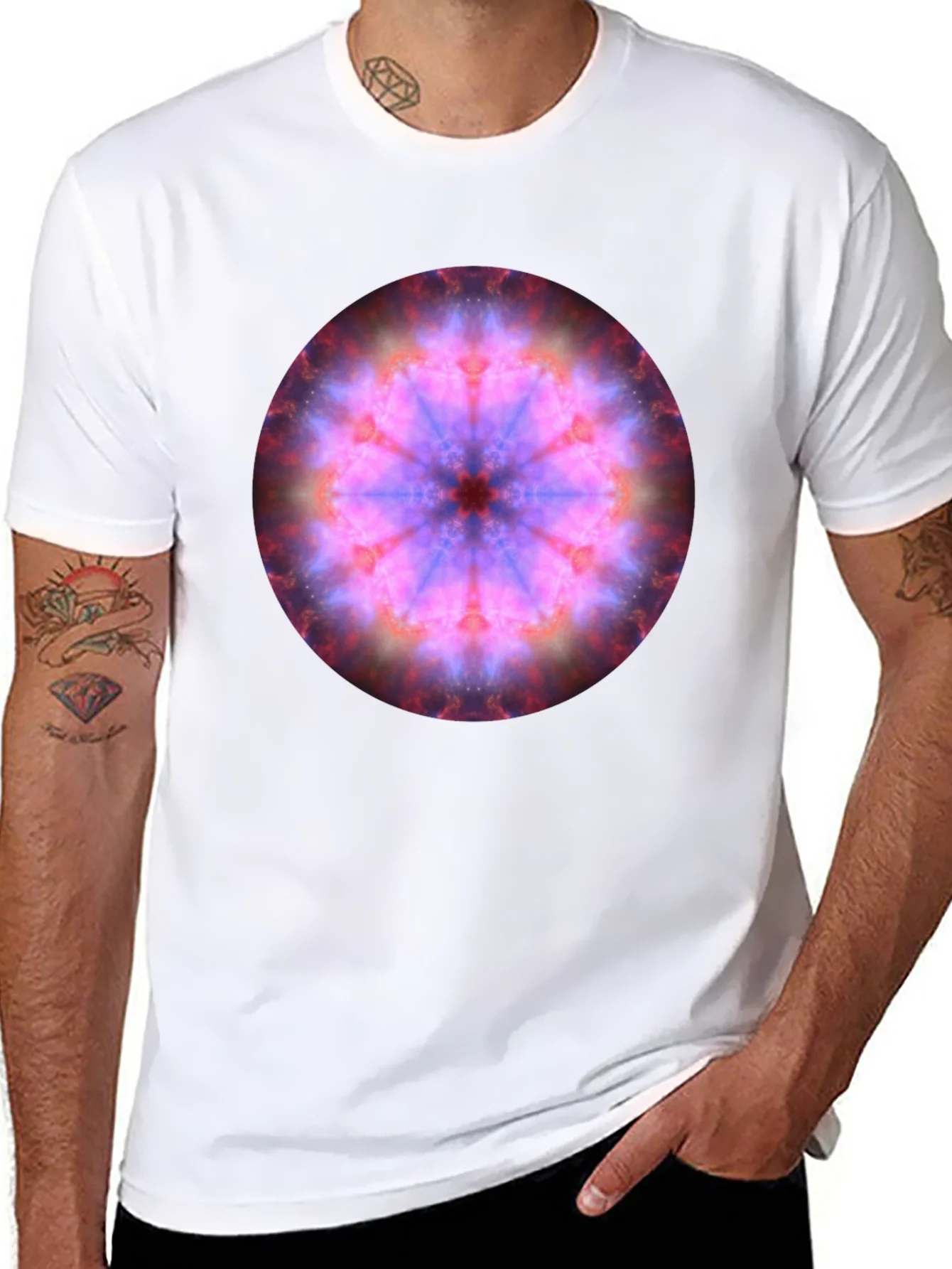 Camiseta Negra con Dise?o Mandala C¨®smica