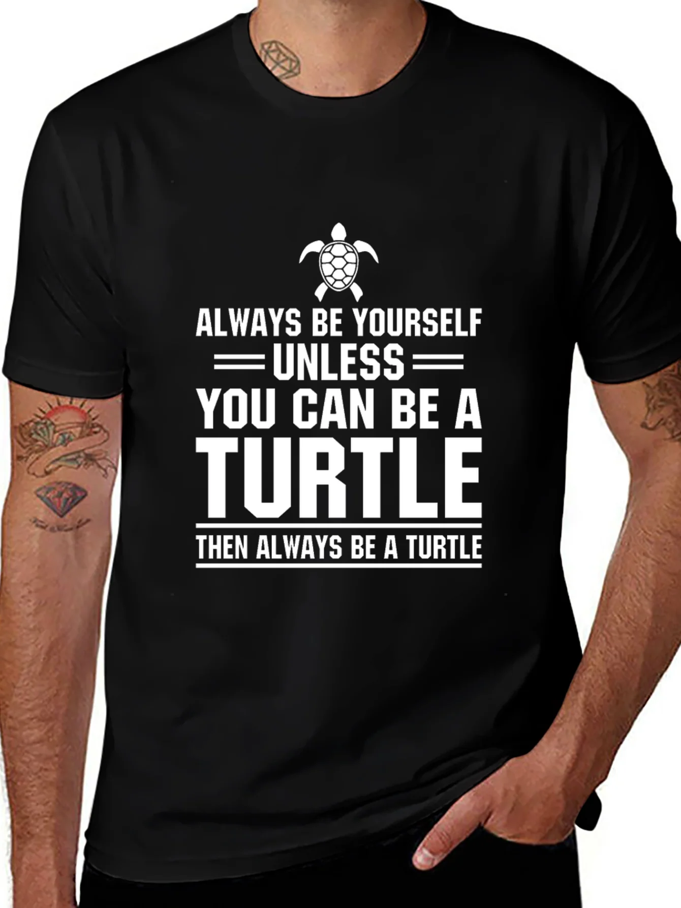 Camiseta Negra con Estampa de Tortuga Graciosa