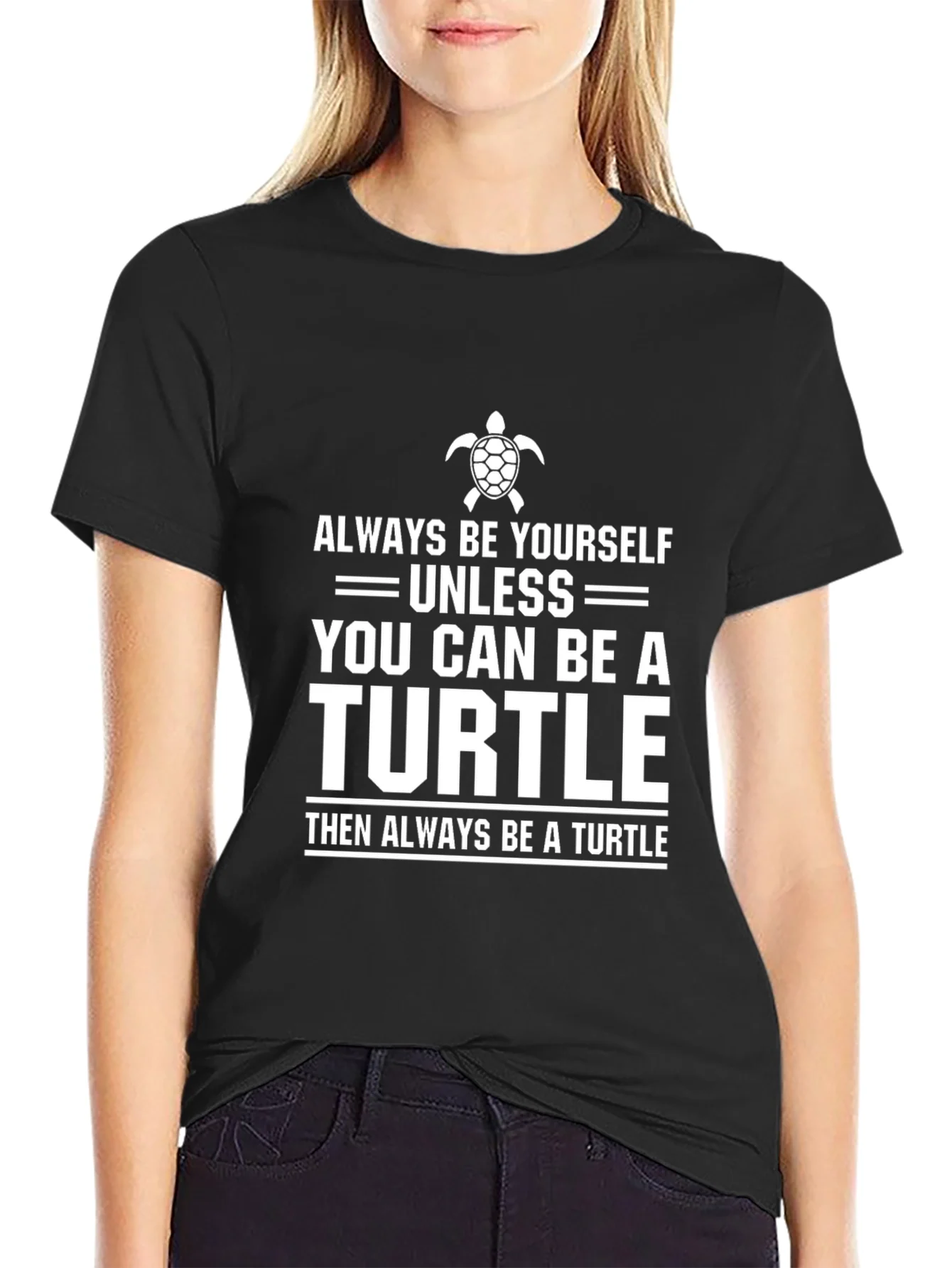 Camiseta Negra con Estampa de Tortuga Graciosa