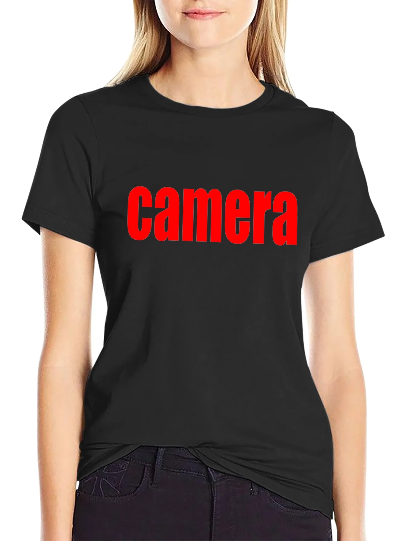 Camiseta Negra Camera en Rojo
