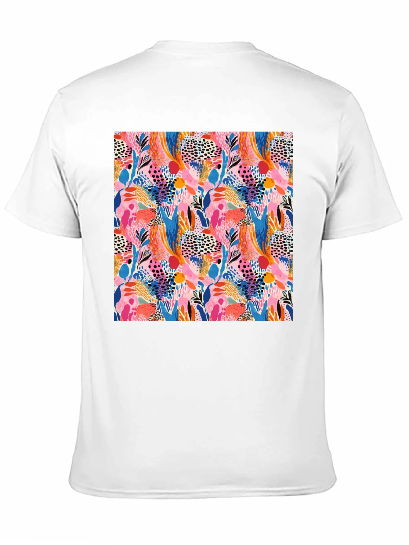 Camiseta Negra Estampado Abstracto Vibrante